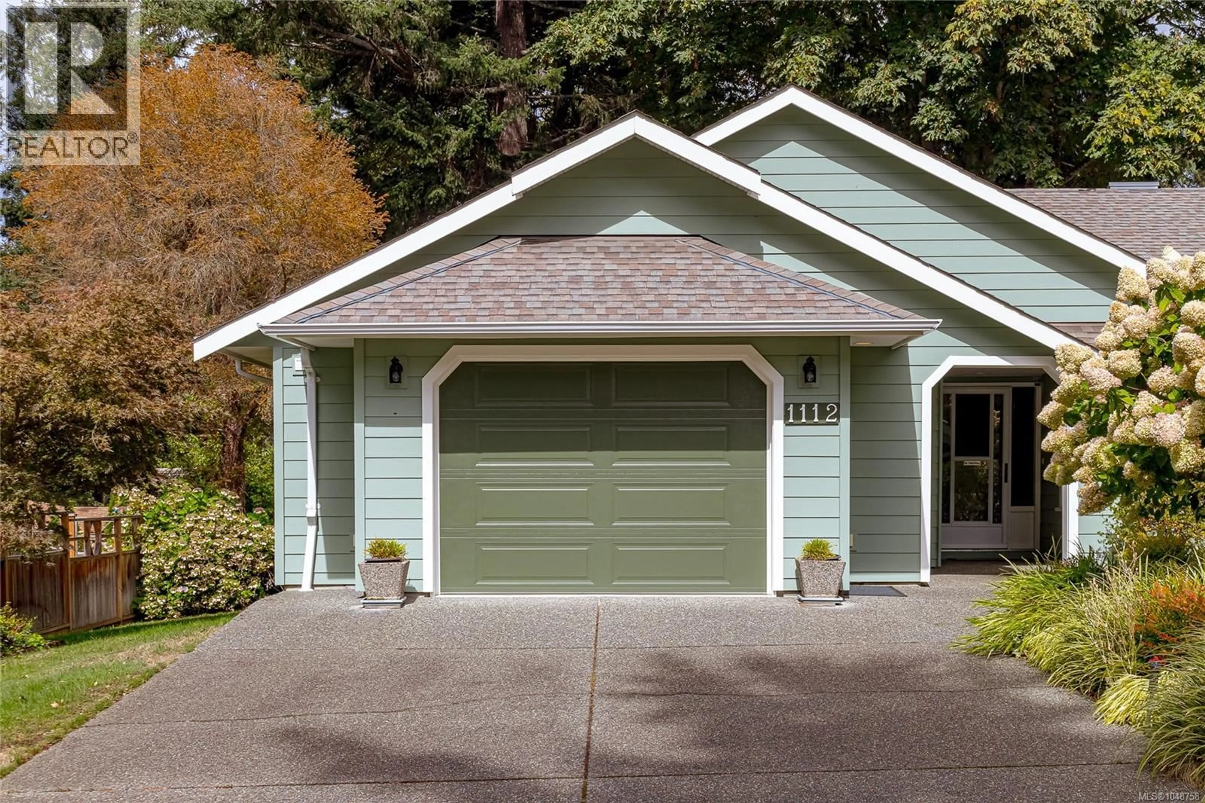 Indoor garage for 1112 VIC PLACE, Central Saanich British Columbia V8M1J1