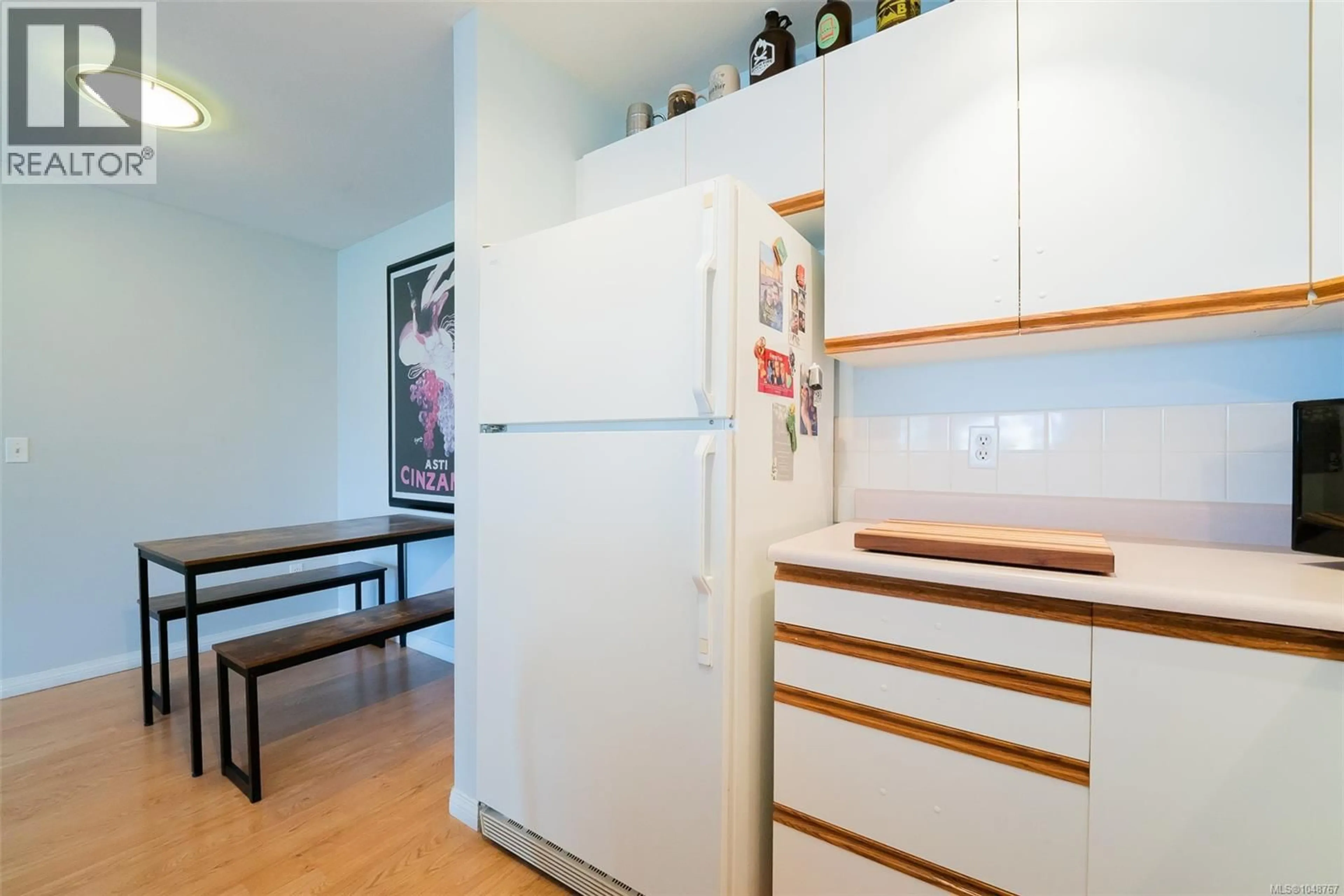 Standard kitchen, unknown for 405 - 1631 DUFFERIN CRESCENT, Nanaimo British Columbia V9S5T4
