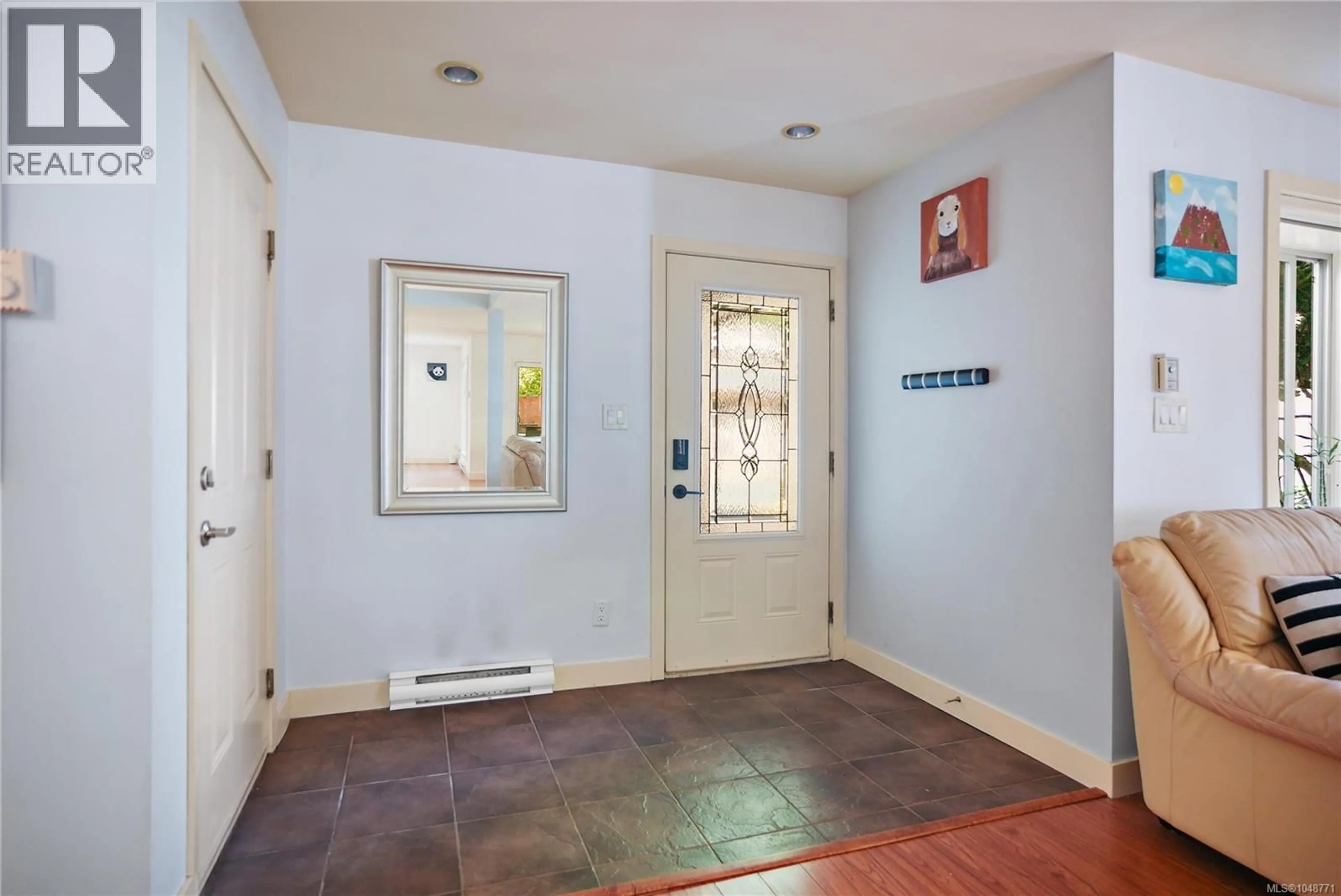 Indoor foyer for 3215 ERNHILL PLACE, Langford British Columbia V9C3N8