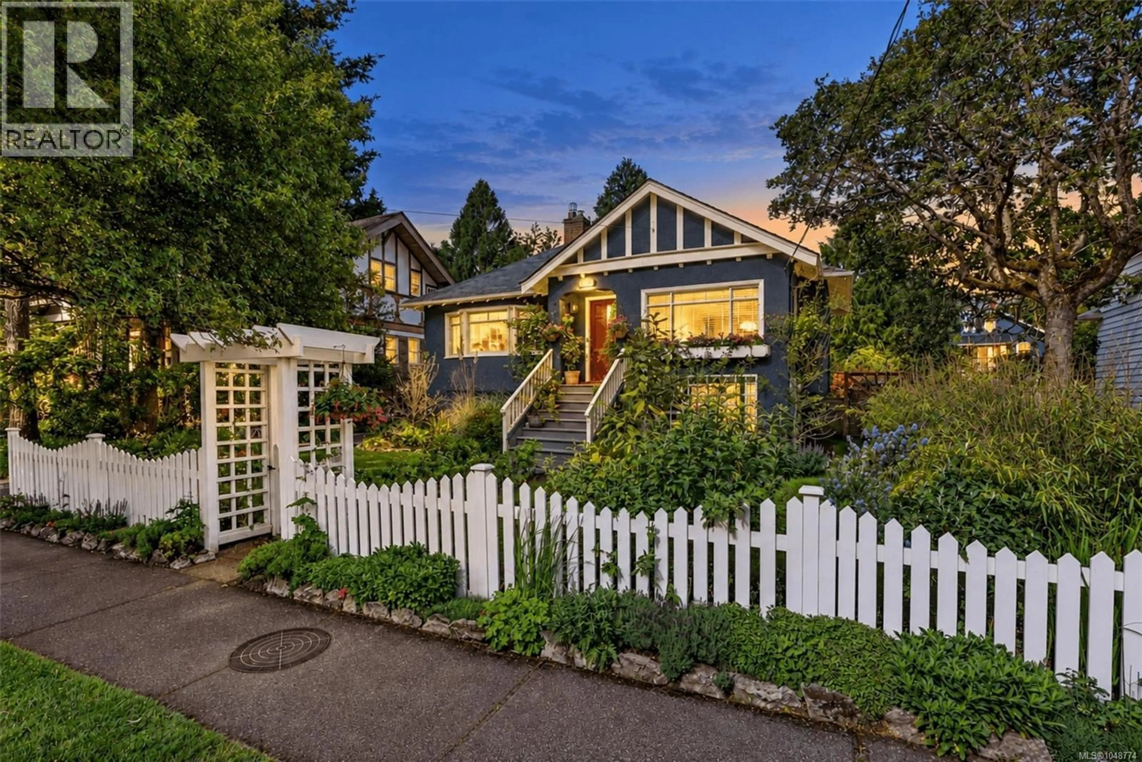 Unknown for 970 BANK STREET, Victoria British Columbia V8S4B2