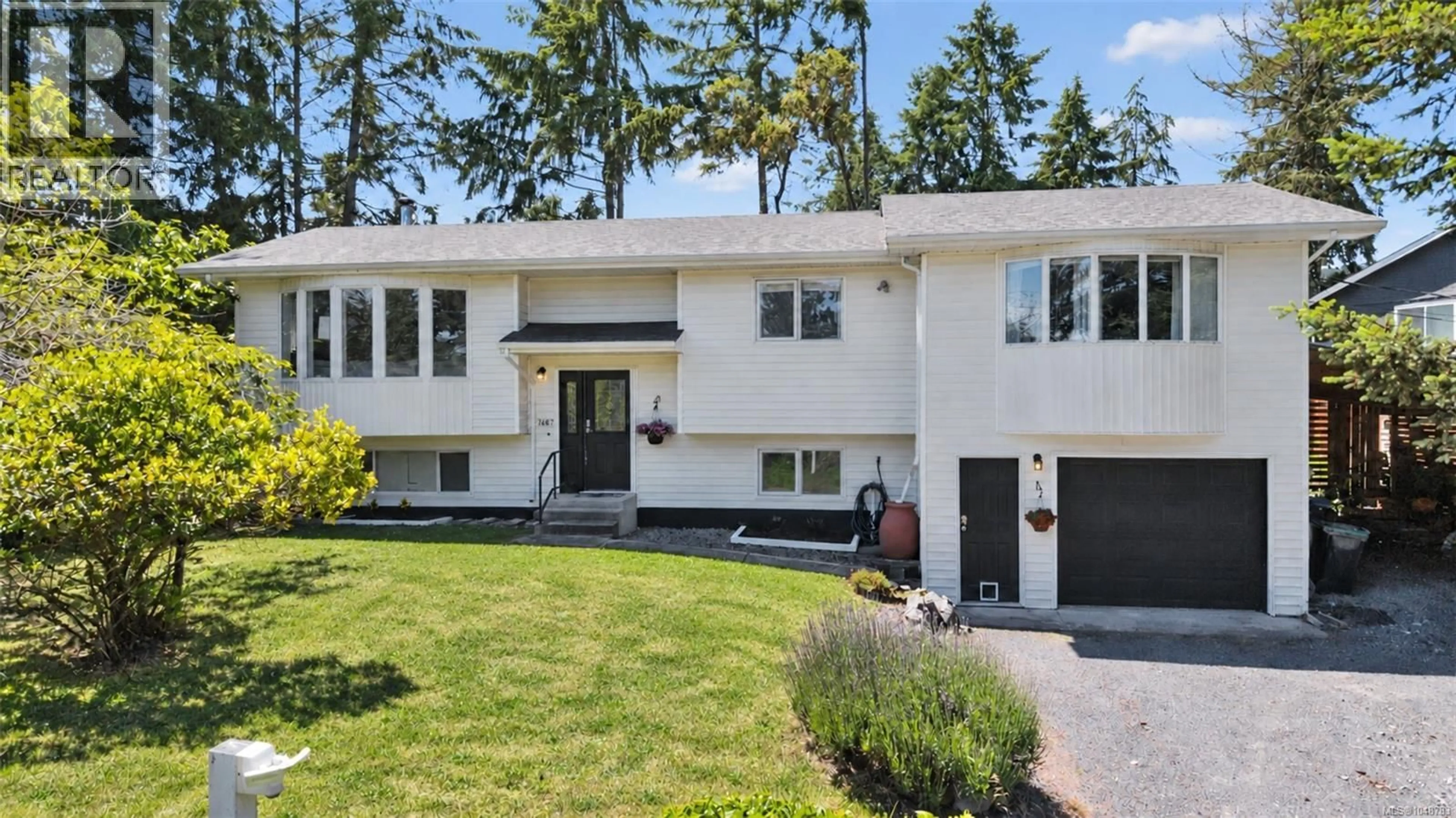 Home with vinyl exterior material, street for 7487 FOREST TURN WAY, Lantzville British Columbia V0R2H0