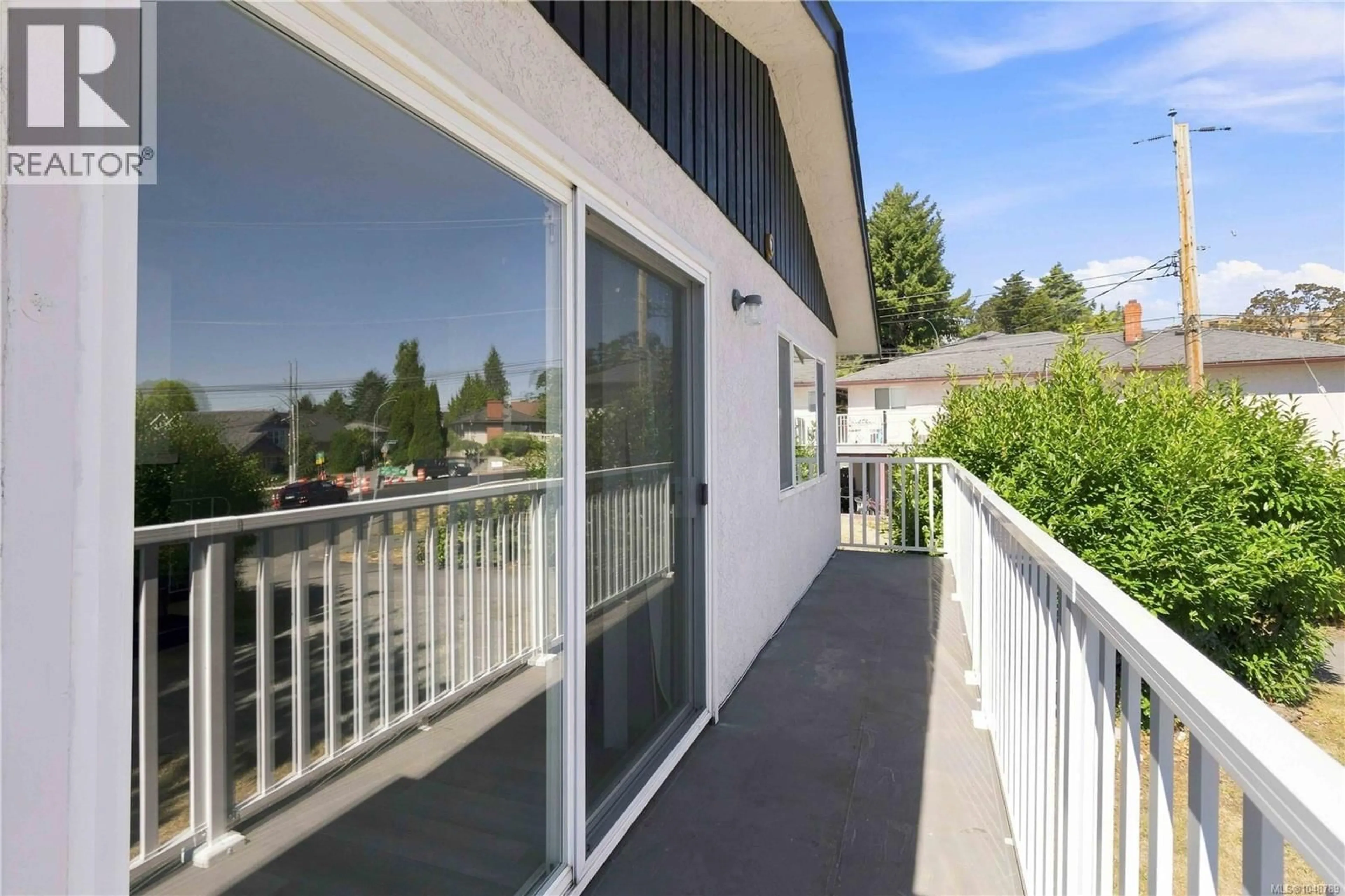 Balcony in the apartment, unknown for 2940 CEDAR HILL ROAD, Victoria British Columbia V8T3H9