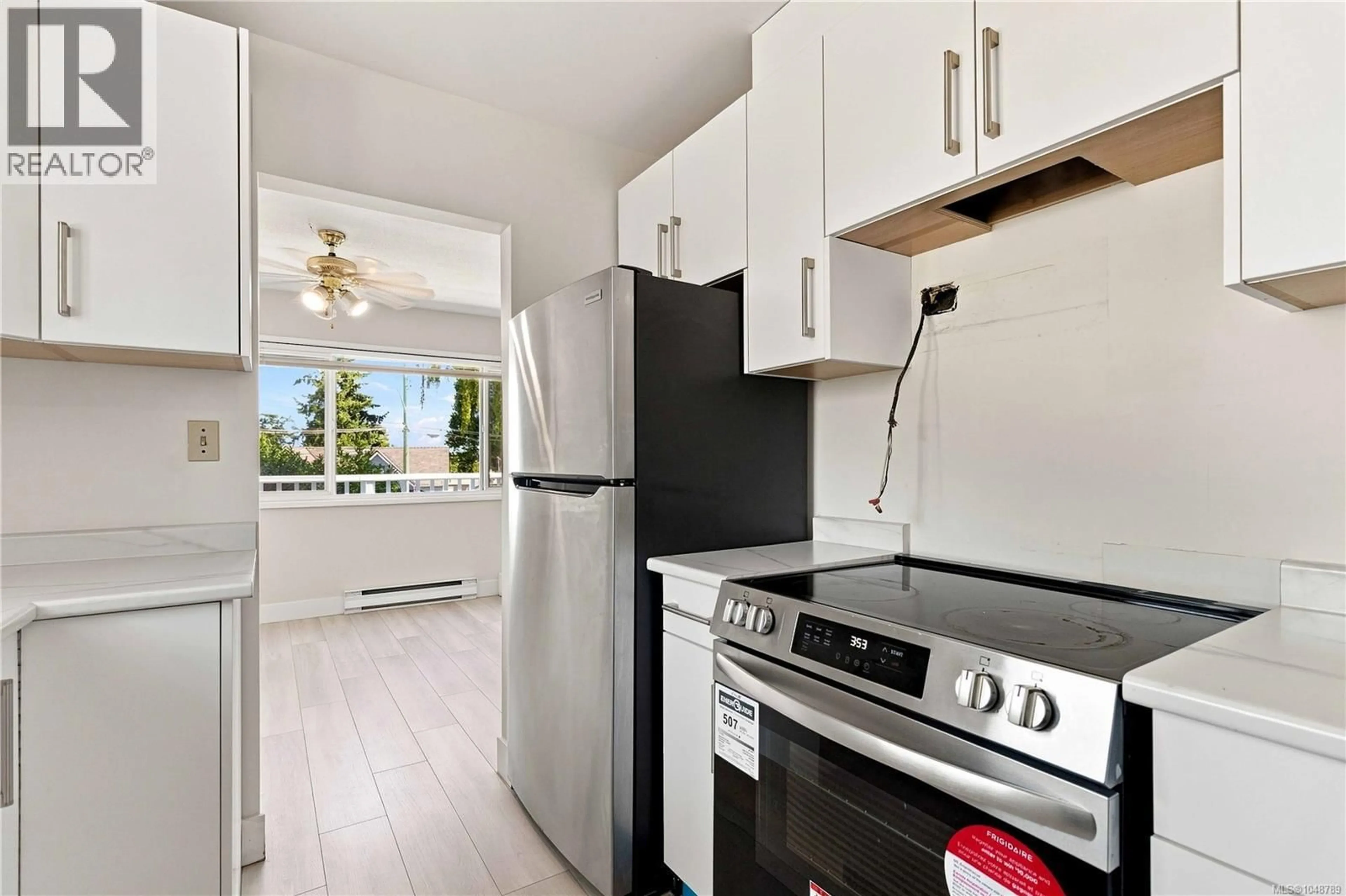 Standard kitchen, unknown for 2940 CEDAR HILL ROAD, Victoria British Columbia V8T3H9