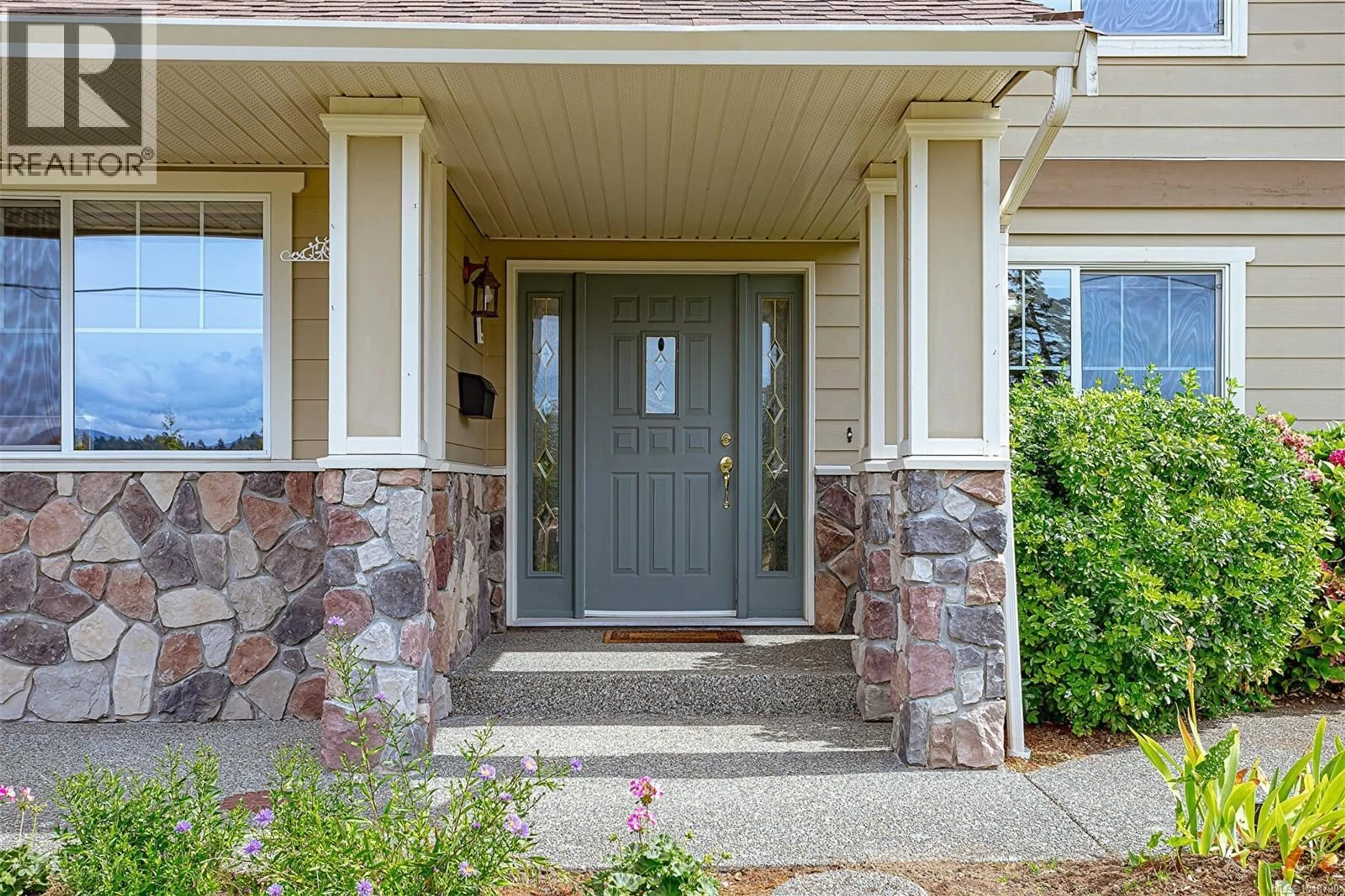 Indoor entryway for 6315 CENTRAL SAANICH ROAD, Central Saanich British Columbia V8Z5T8