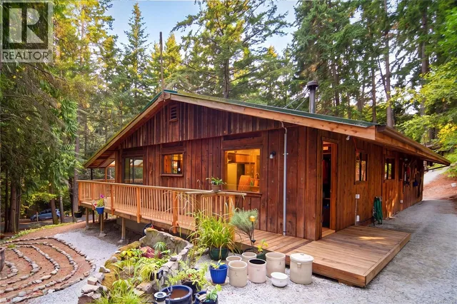 119 CREEKSIDE DRIVE, Salt Spring 2