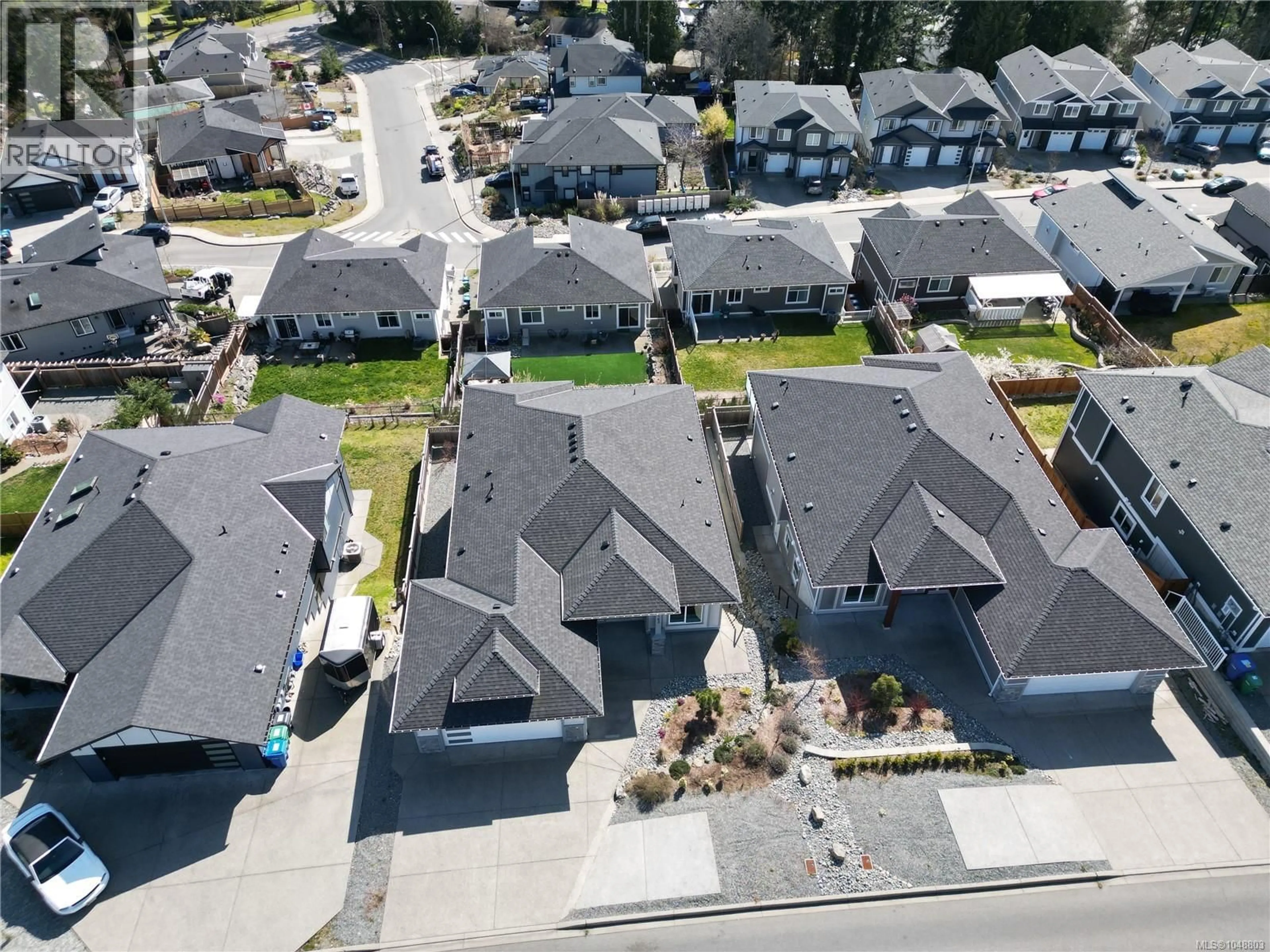 A pic from outside/outdoor area/front of a property/back of a property/a pic from drone, street for 163 GOLDEN OAKS CRESCENT, Nanaimo British Columbia V9T0K8
