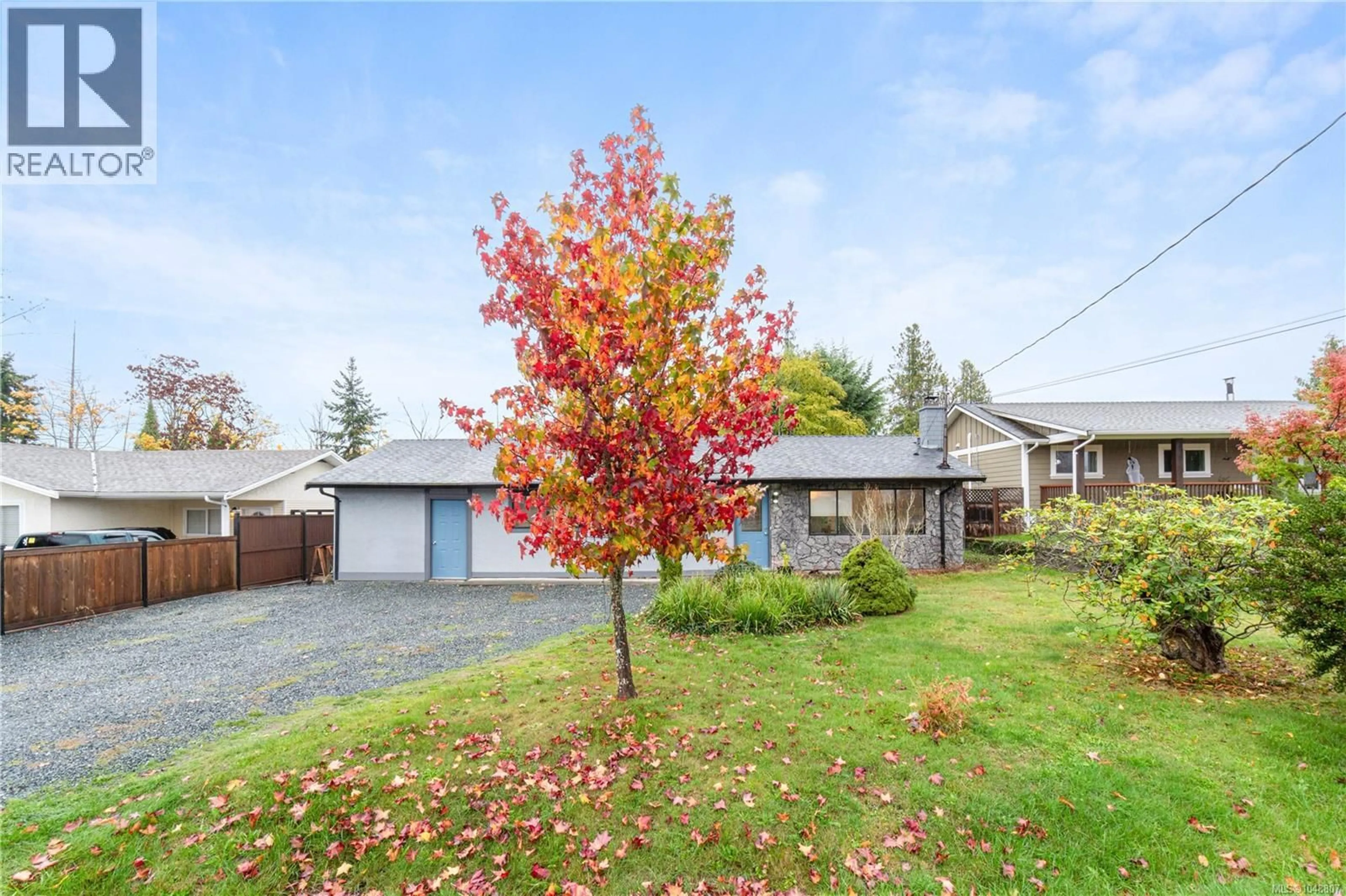 A pic from outside/outdoor area/front of a property/back of a property/a pic from drone, street for 134 FINHOLM STREET SOUTH, Parksville British Columbia V9P1H8