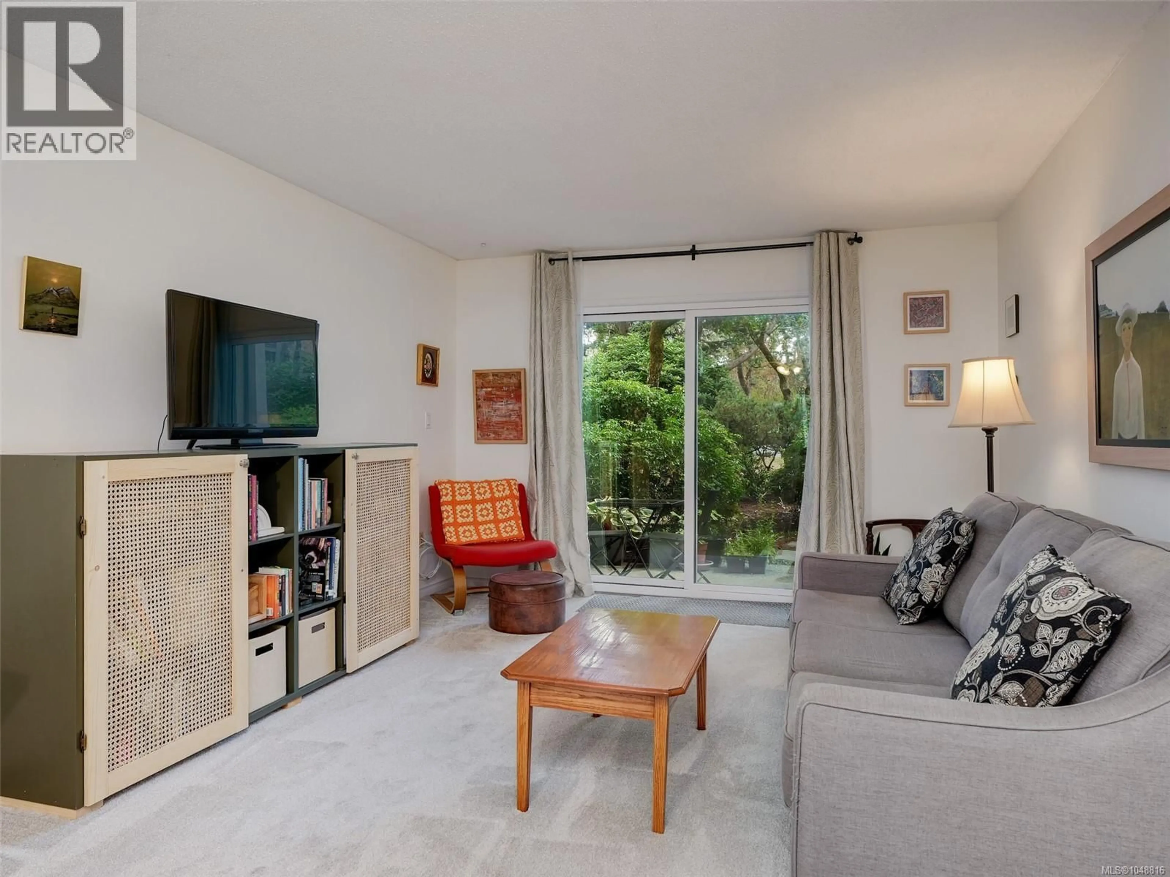 Living room with furniture, unknown for 108 - 1010 BRISTOL ROAD, Saanich British Columbia V8X4R8