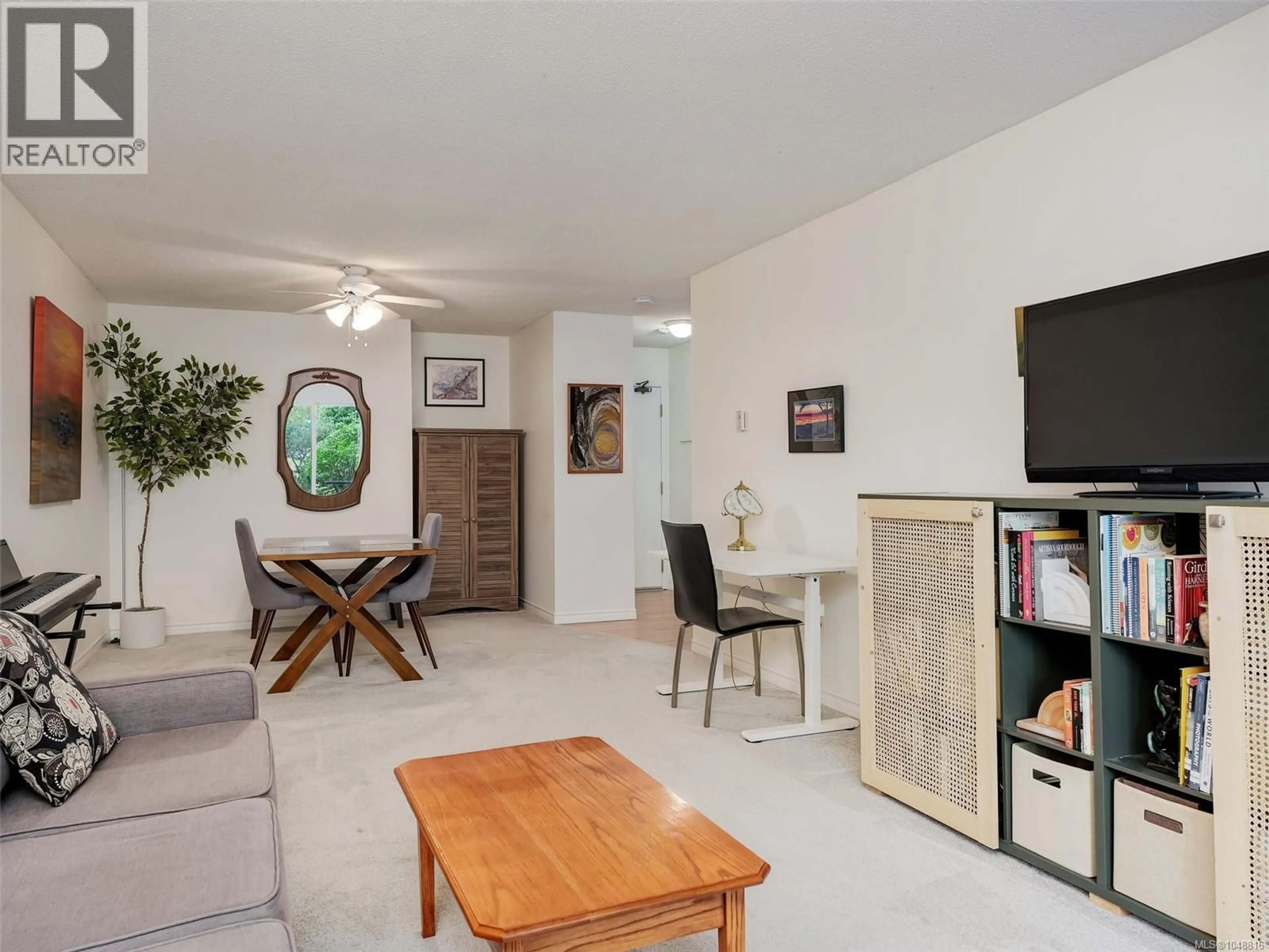 Living room with furniture, unknown for 108 - 1010 BRISTOL ROAD, Saanich British Columbia V8X4R8