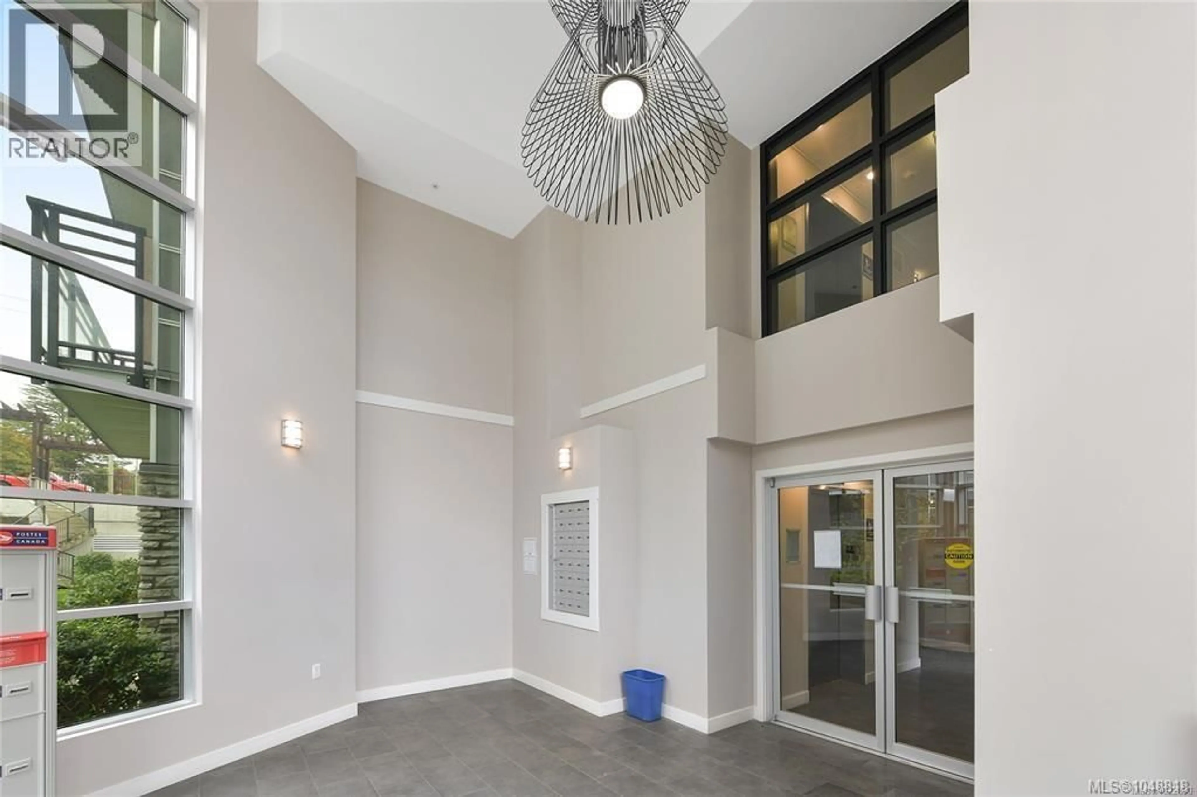 Indoor foyer for 302 - 1020 INVERNESS ROAD, Saanich British Columbia V8X0B1