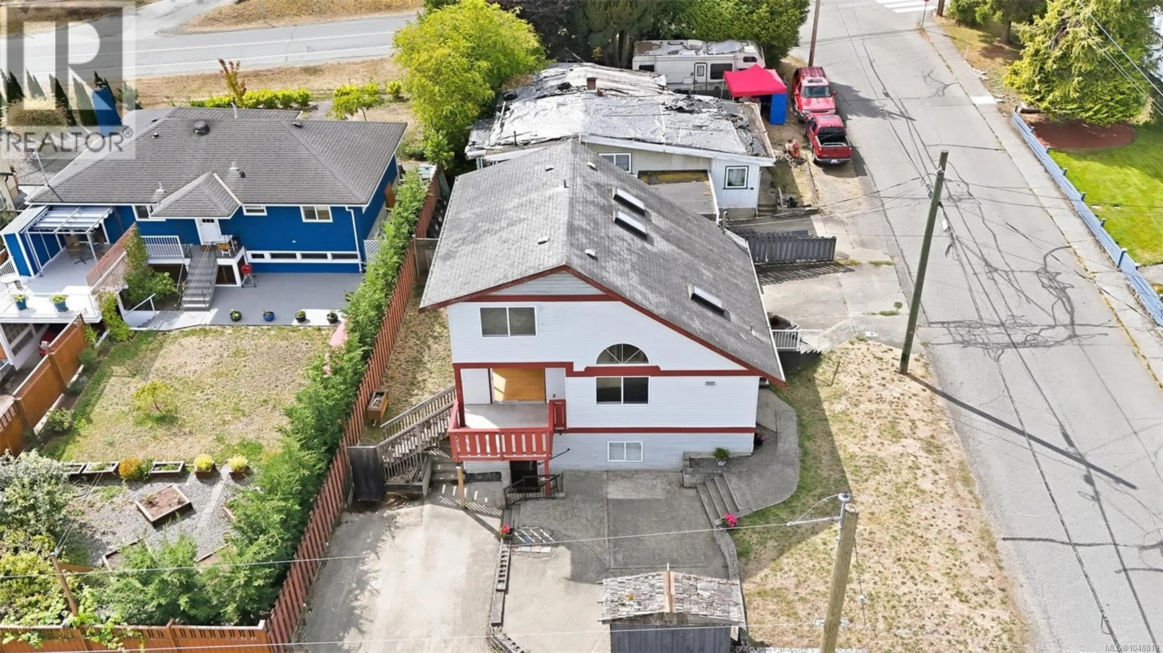 A pic from outside/outdoor area/front of a property/back of a property/a pic from drone, building for 9815 CEDAR STREET, Chemainus British Columbia V0R1K0