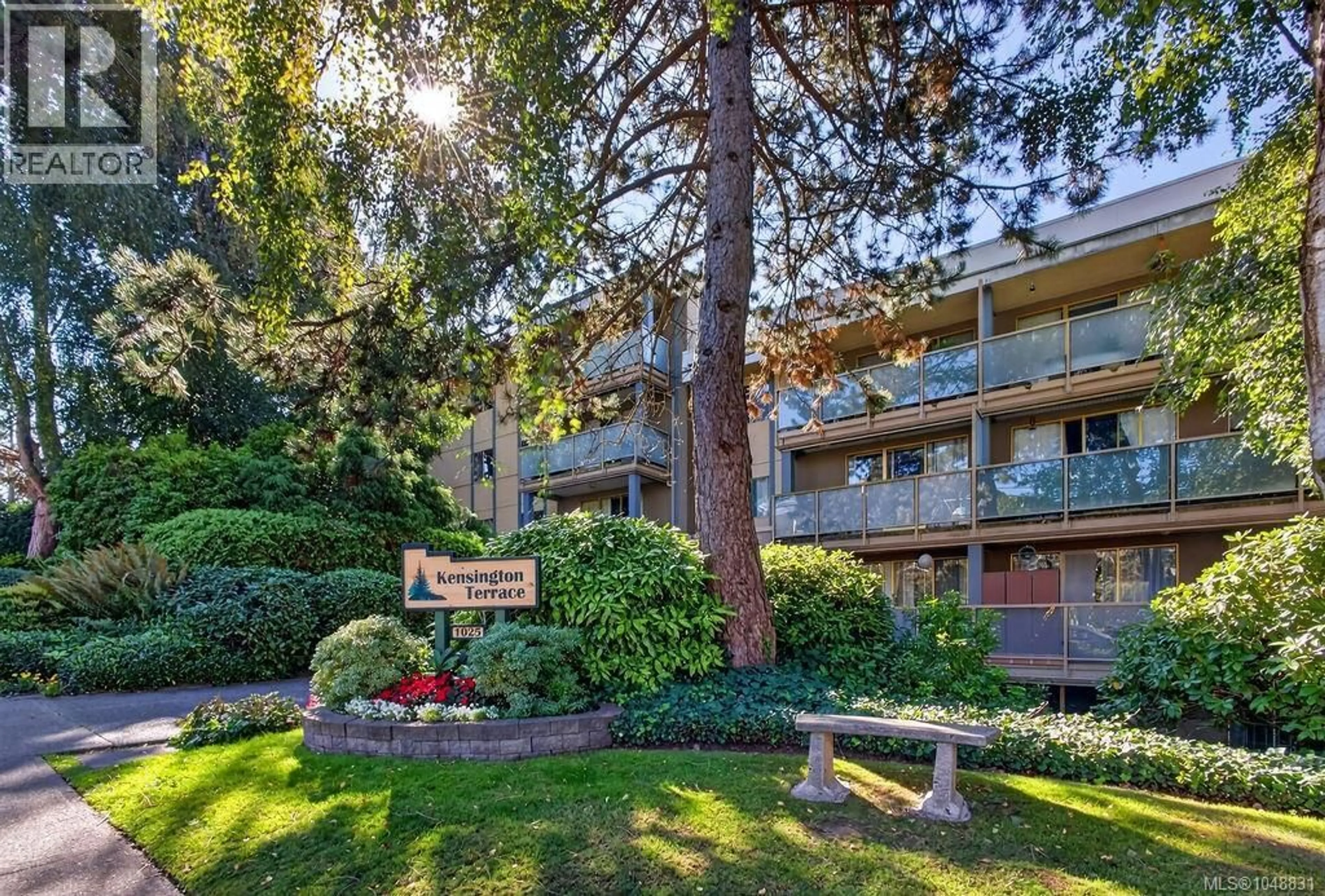 Patio, mountain view for 410 - 1025 INVERNESS ROAD, Saanich British Columbia V8X2S2