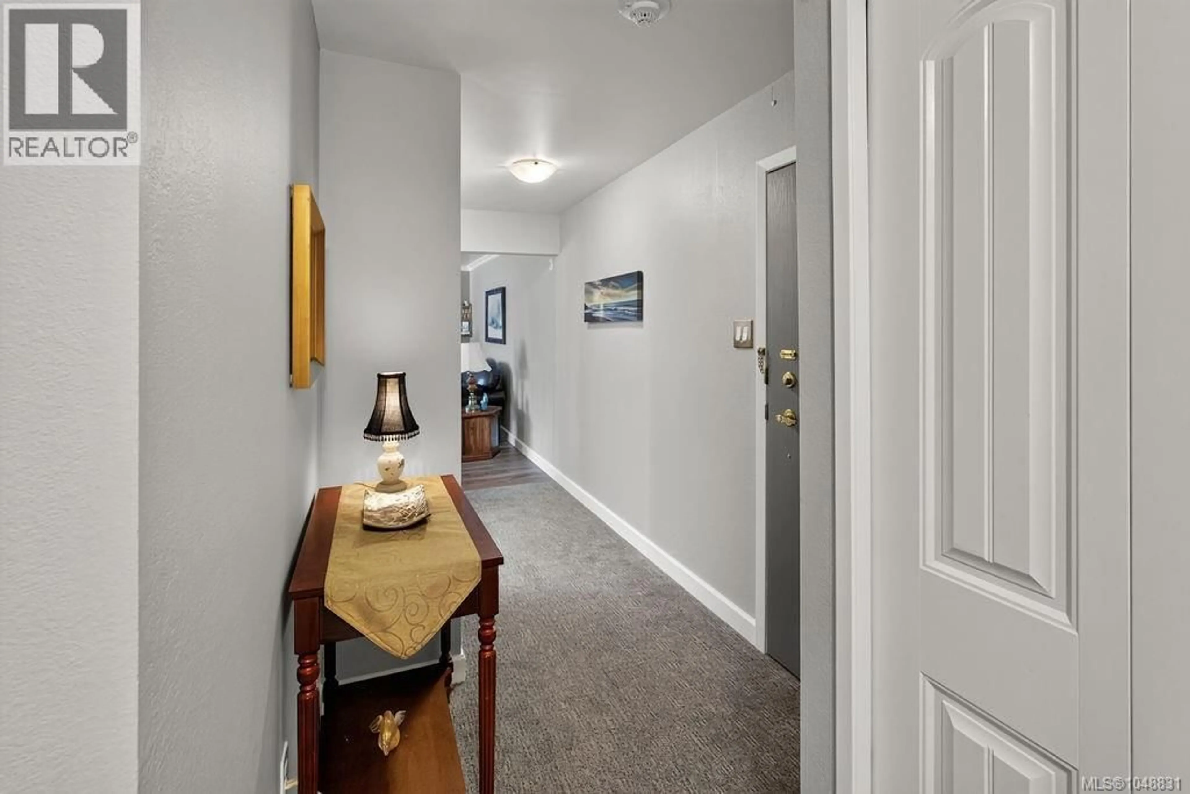 Indoor foyer for 410 - 1025 INVERNESS ROAD, Saanich British Columbia V8X2S2