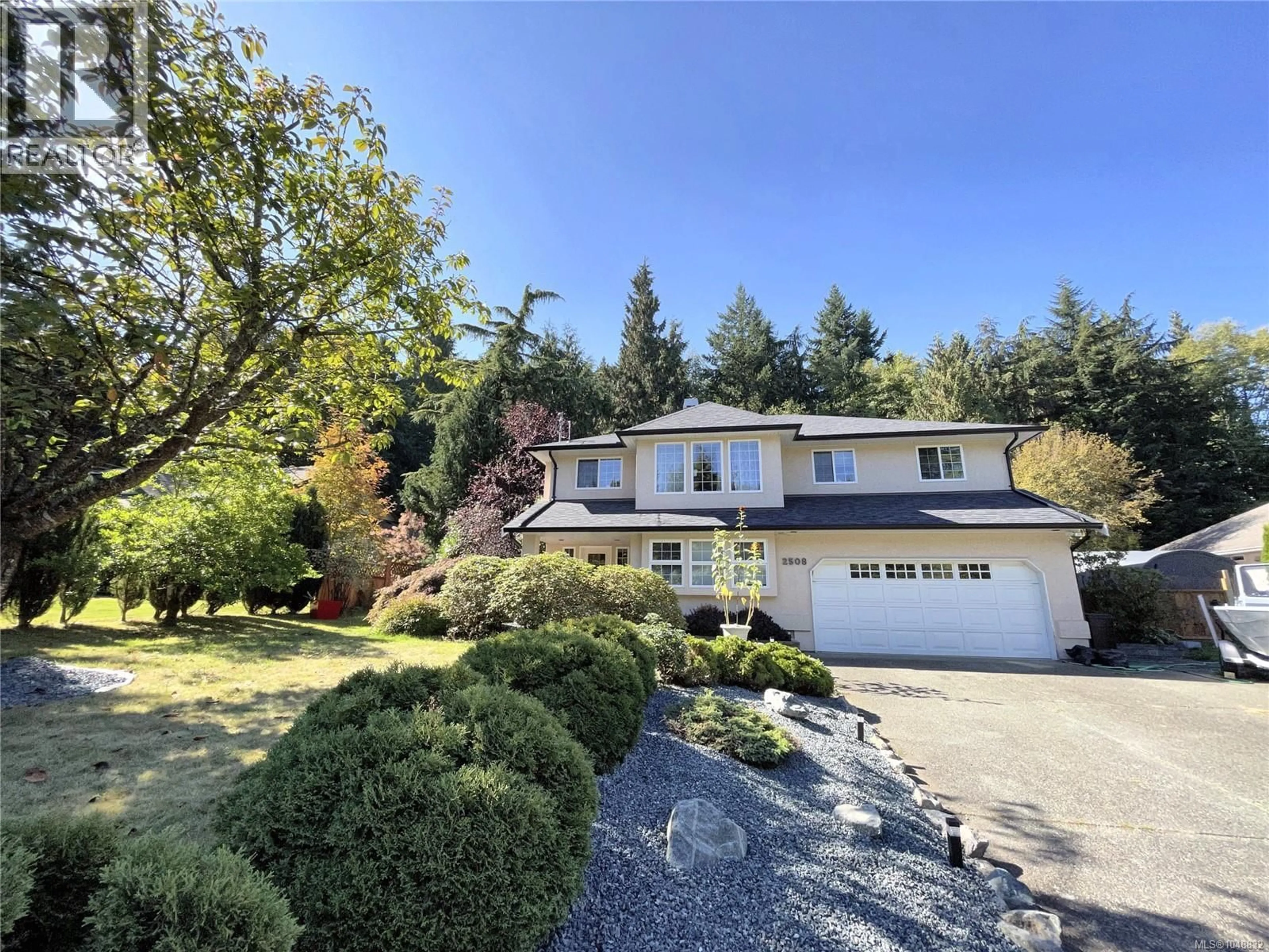 A pic from outside/outdoor area/front of a property/back of a property/a pic from drone, street for 2508 FAWN ROAD, Mill Bay British Columbia V0R1P2