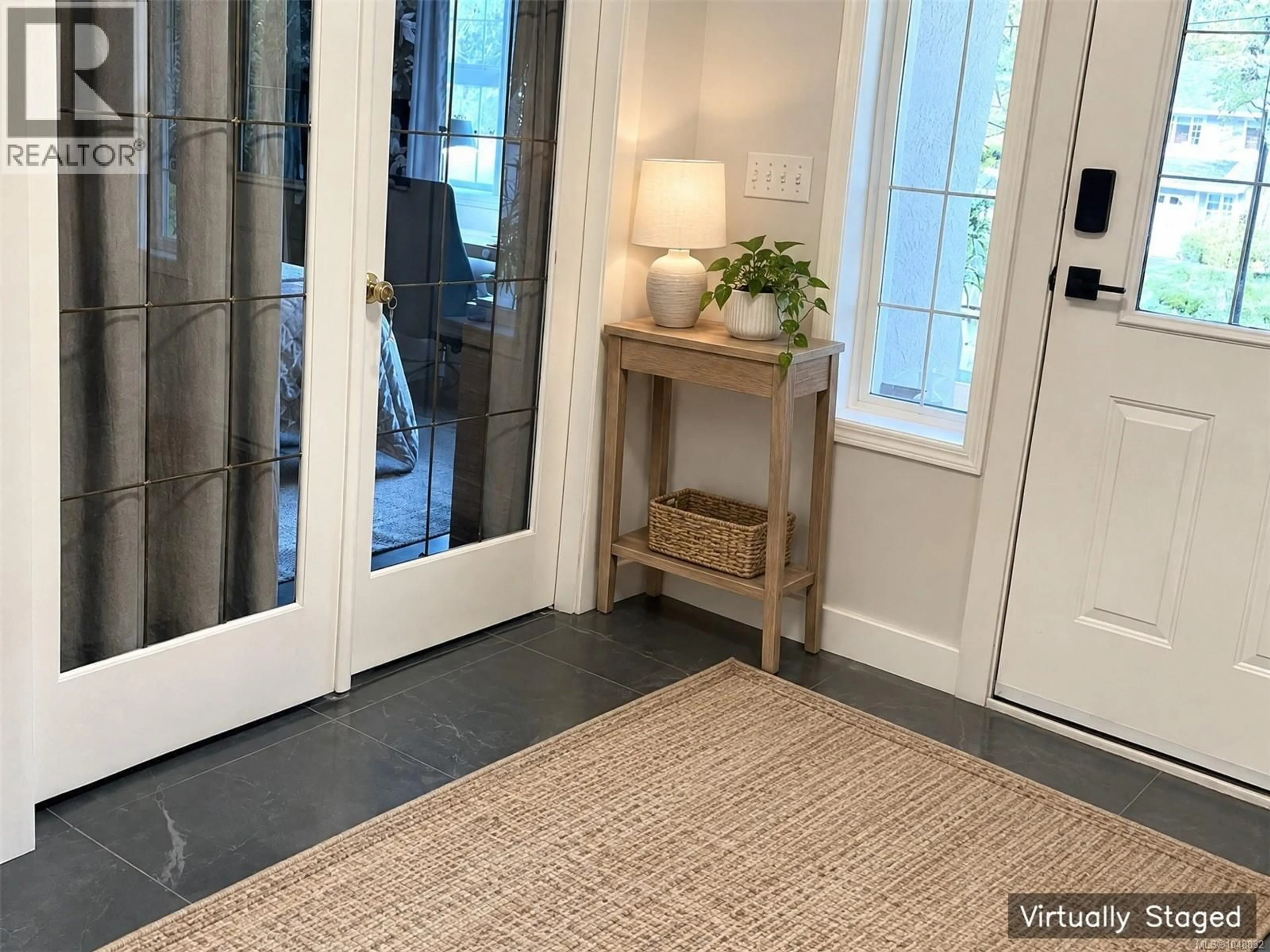 Indoor entryway for 2508 FAWN ROAD, Mill Bay British Columbia V0R1P2