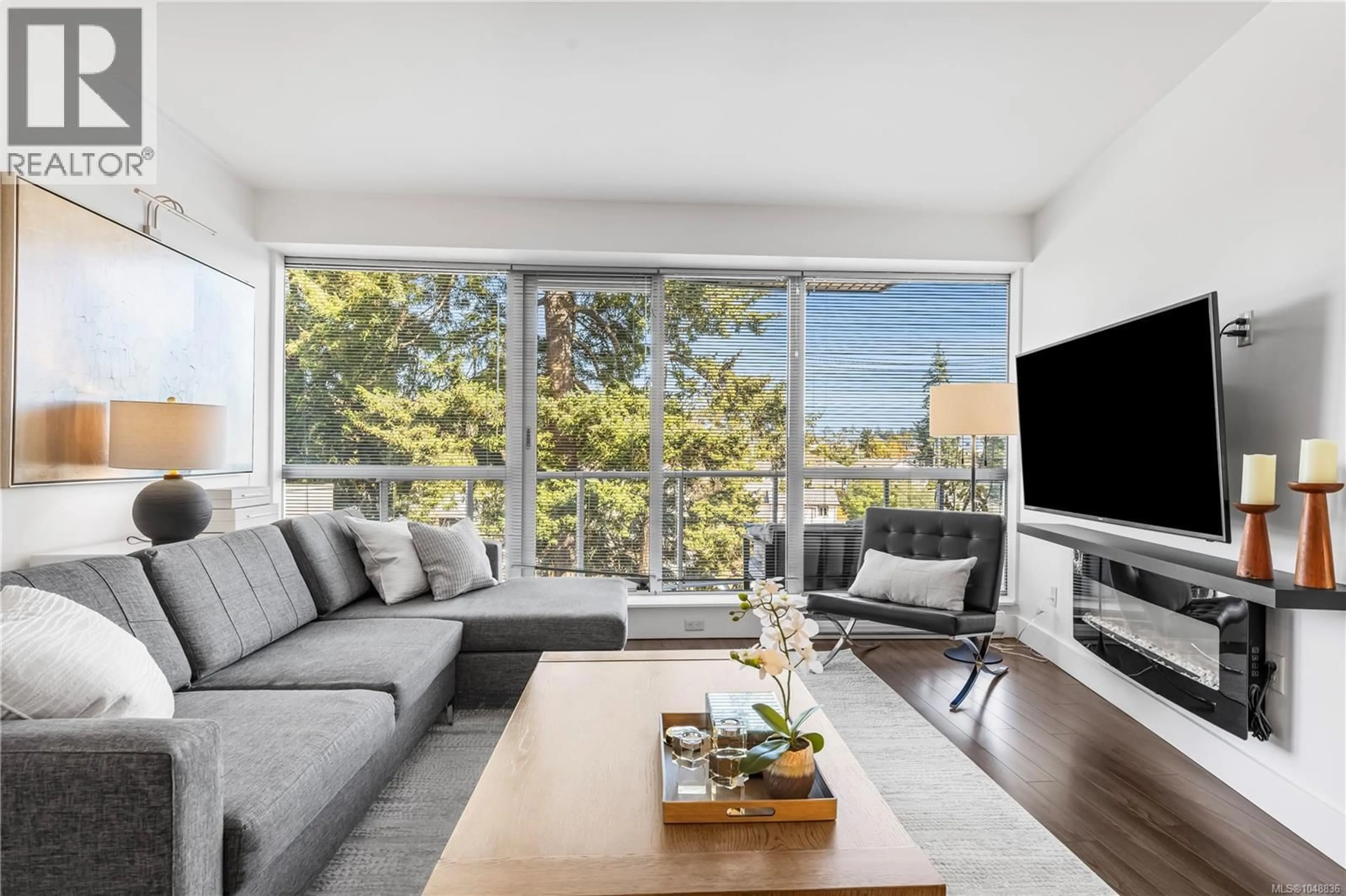 Living room with furniture, unknown for 315 - 2745 VETERANS MEMORIAL PARKWAY, Langford British Columbia V9B0H4