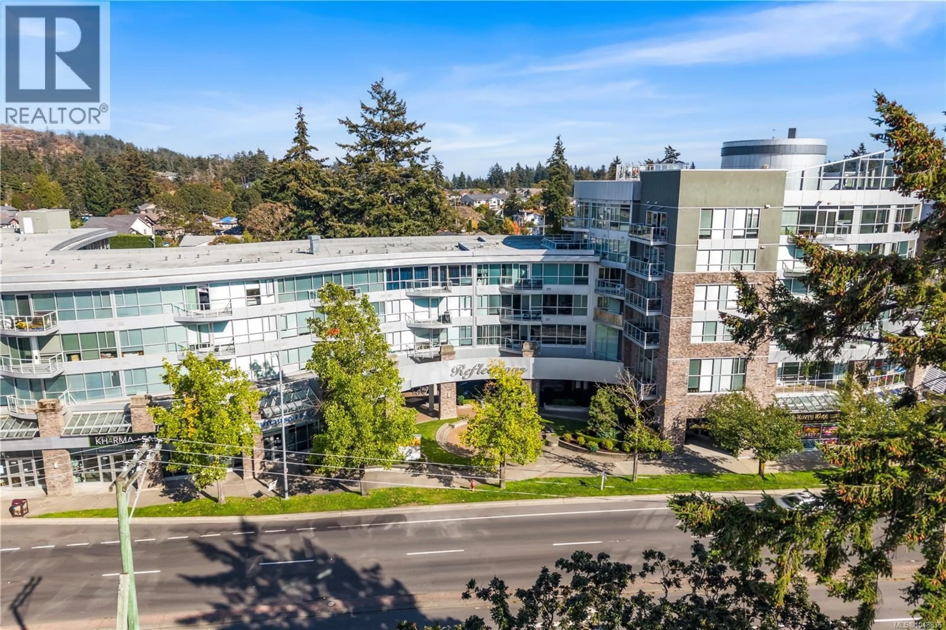 A pic from outside/outdoor area/front of a property/back of a property/a pic from drone, building for 315 - 2745 VETERANS MEMORIAL PARKWAY, Langford British Columbia V9B0H4