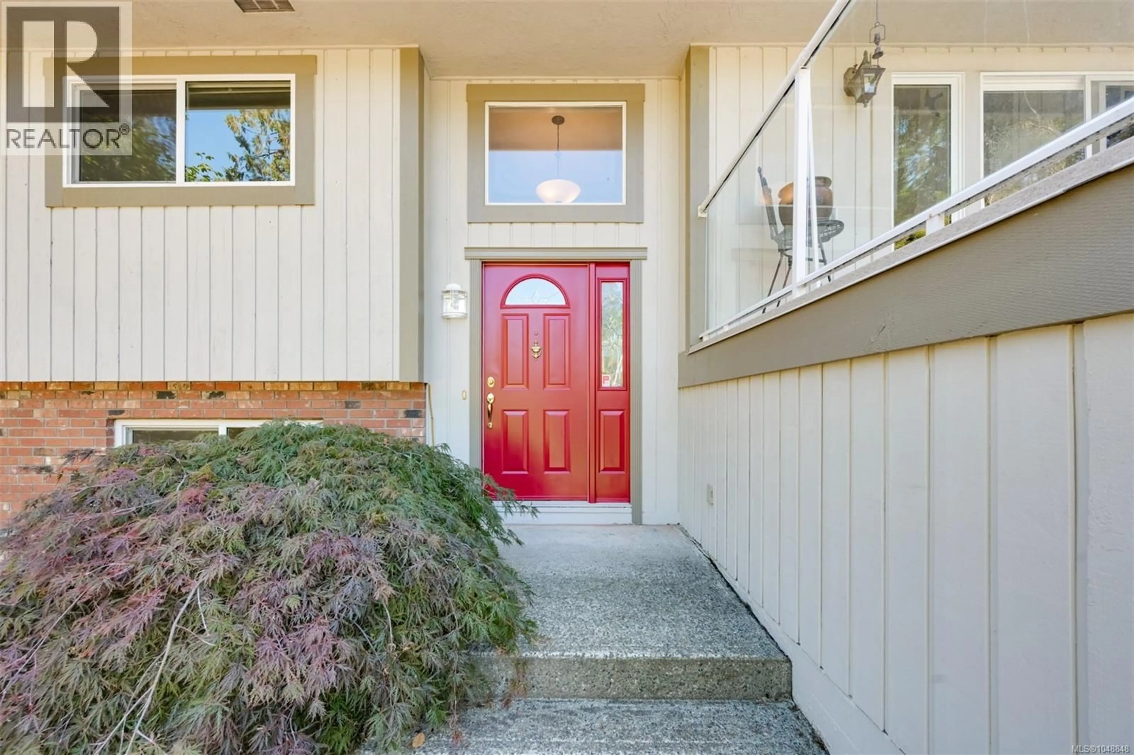 Indoor entryway for 1215 CLOAKE HILL ROAD, North Saanich British Columbia V8L5K3