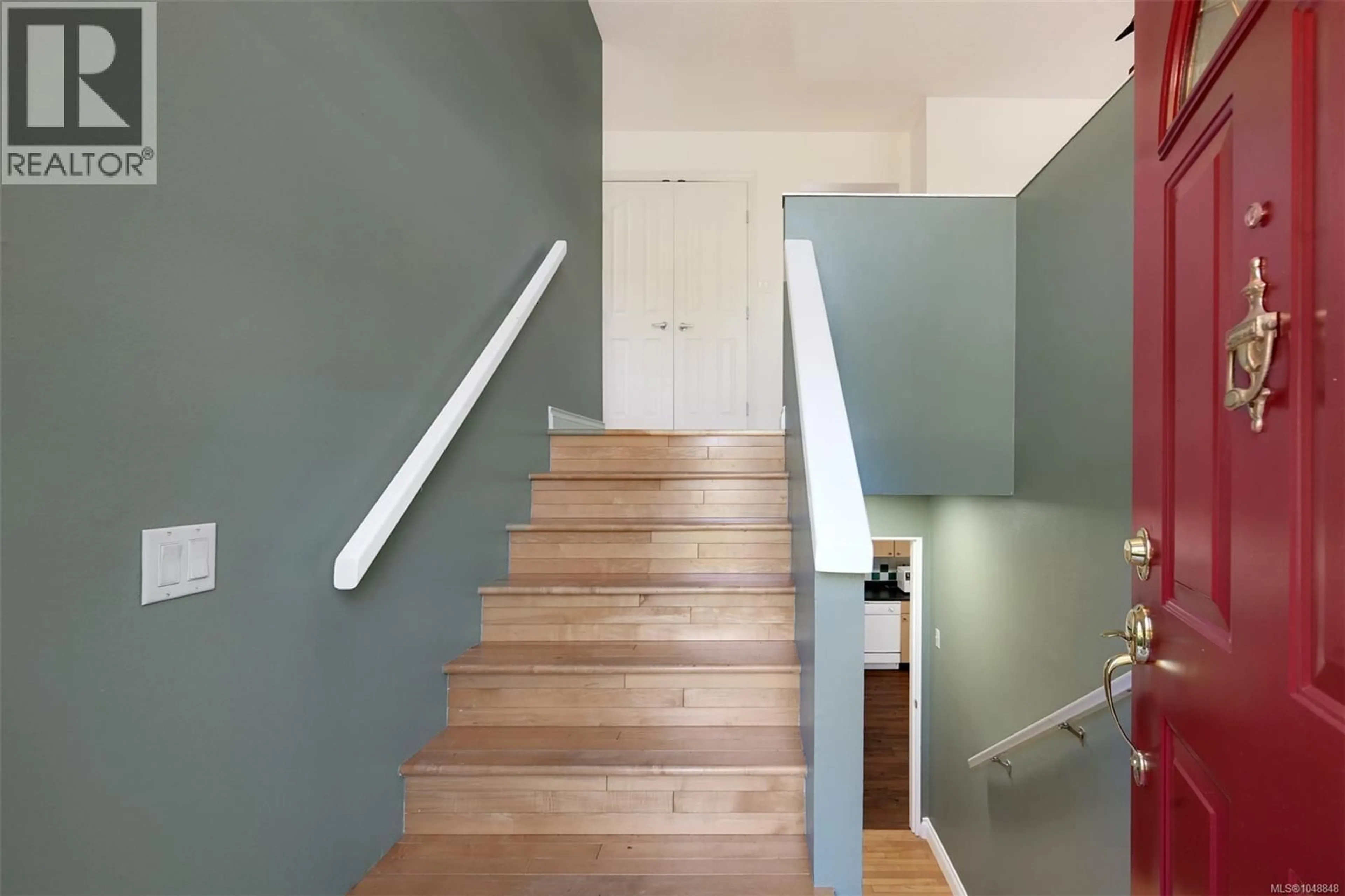 Stairs for 1215 CLOAKE HILL ROAD, North Saanich British Columbia V8L5K3