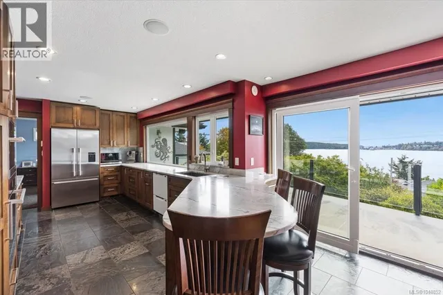 1410 SHERWOOD DRIVE, Nanaimo 4