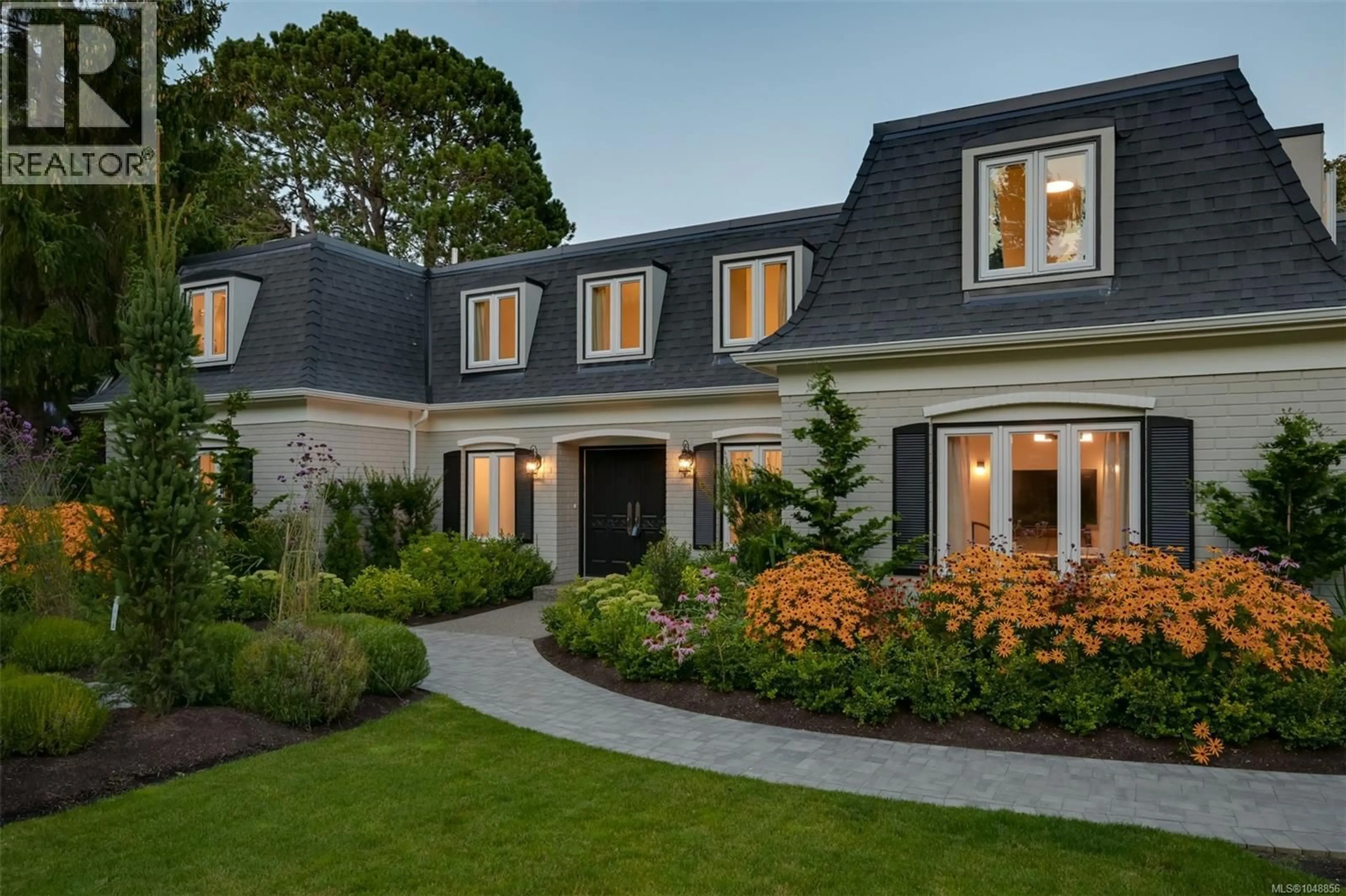 Home with vinyl exterior material, street for 3075 DEVON ROAD, Oak Bay British Columbia V8R6C8
