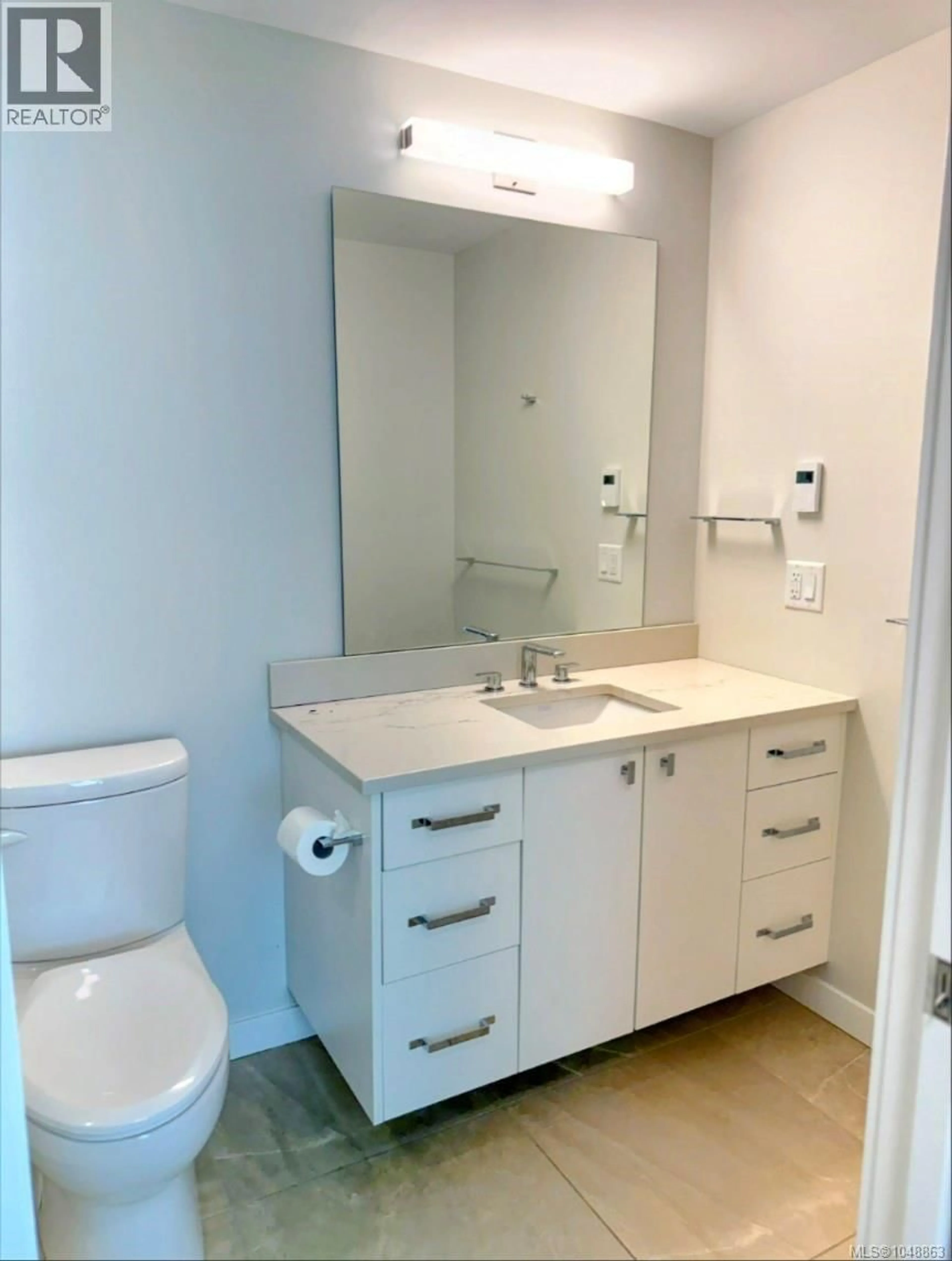 Standard bathroom, ceramic/tile floor for 107 - 4030 SHELBOURNE STREET, Saanich British Columbia V8N3E4