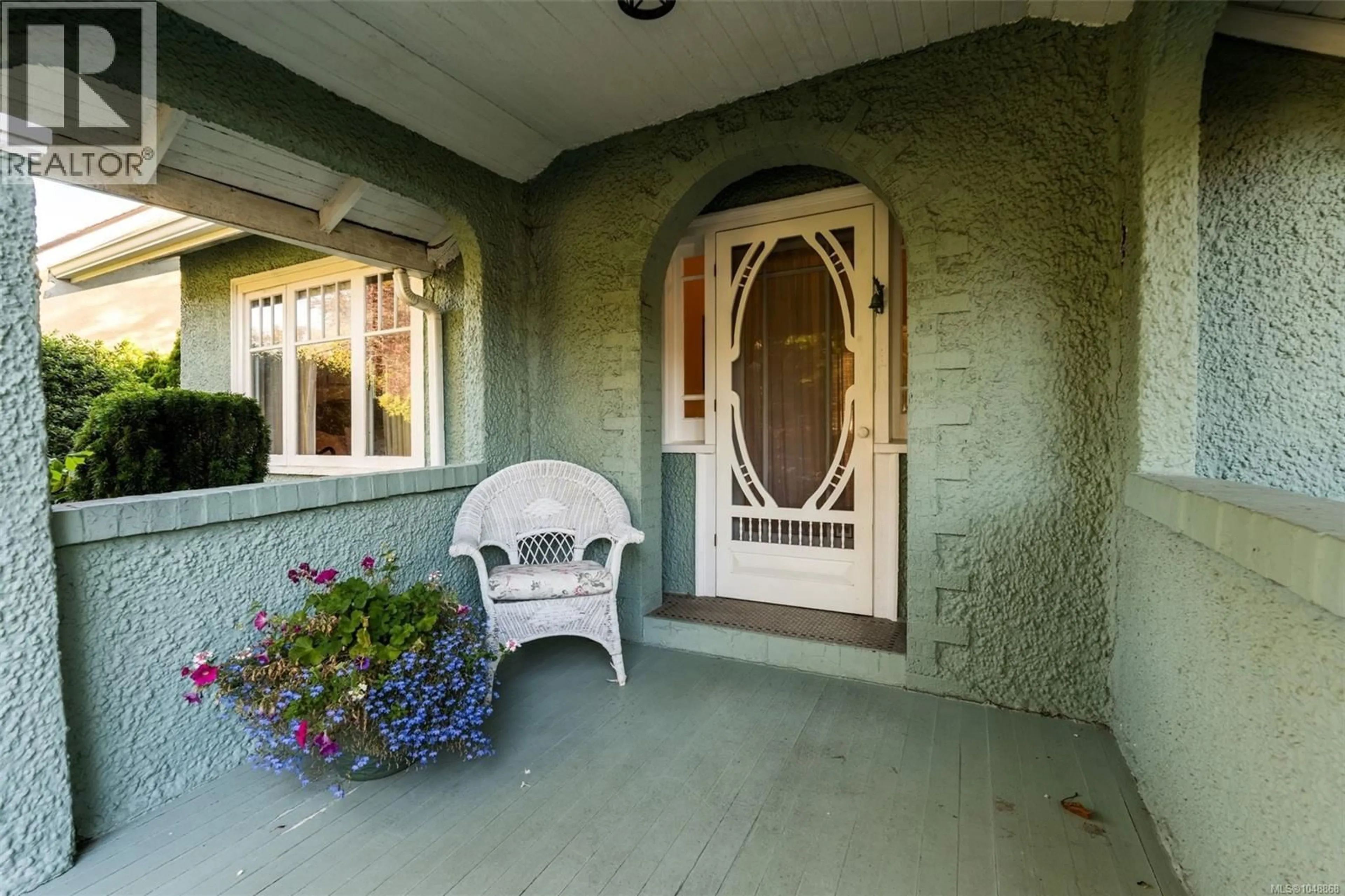 Indoor entryway for 817 ST. PATRICK STREET, Oak Bay British Columbia V8S4X7
