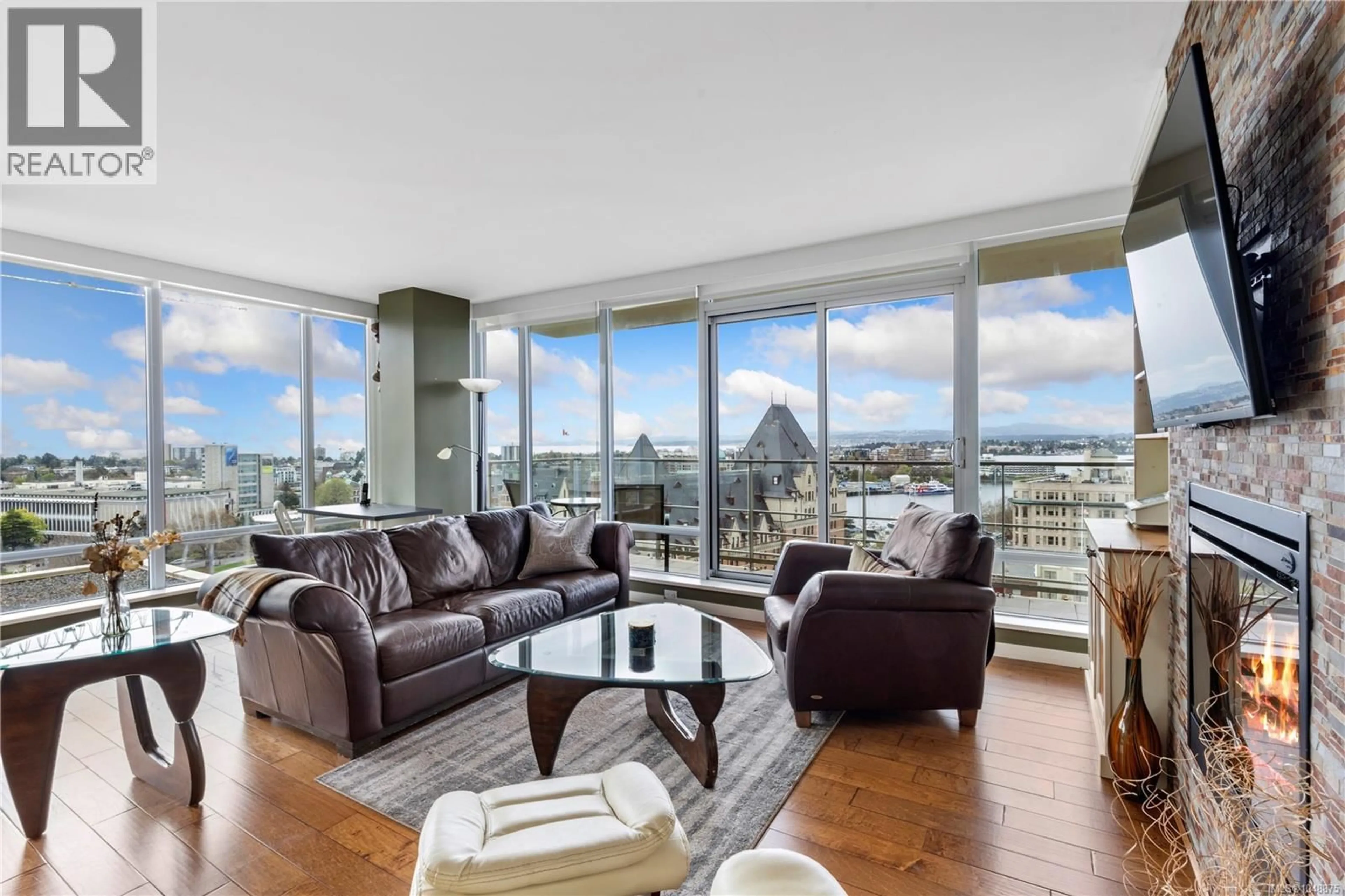 Living room with furniture, unknown for 1506 - 707 COURTNEY STREET, Victoria British Columbia V8W0A9