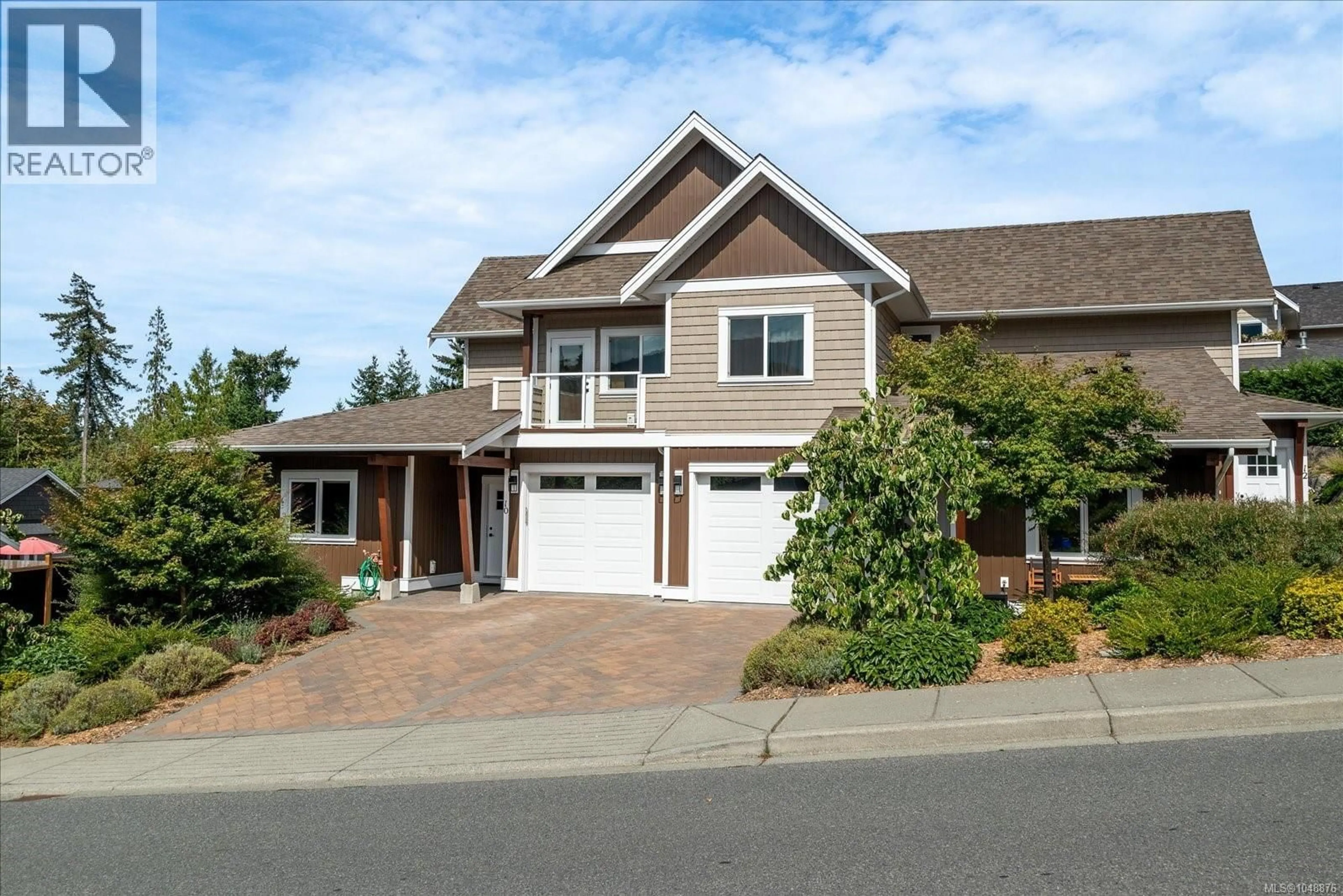 Home with vinyl exterior material, street for 10 - 420 COOK STREET, Ladysmith British Columbia V9G1A8