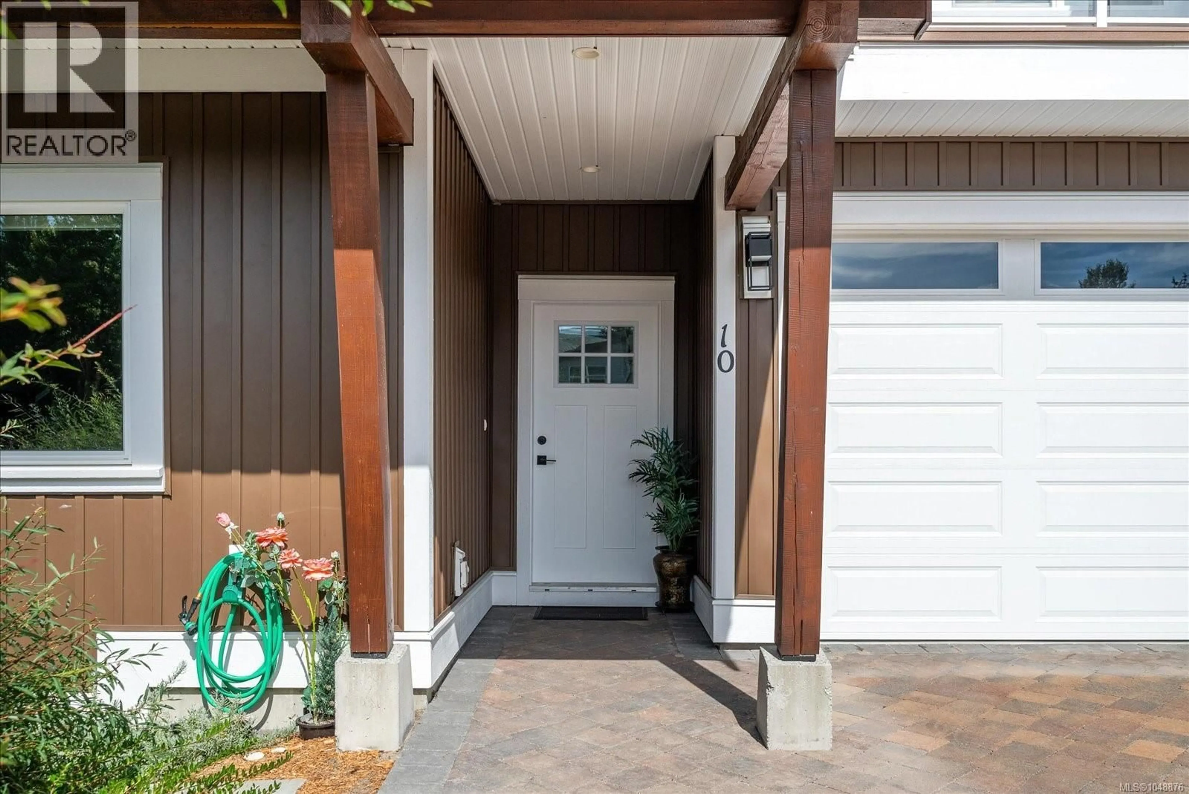 Indoor entryway for 10 - 420 COOK STREET, Ladysmith British Columbia V9G1A8