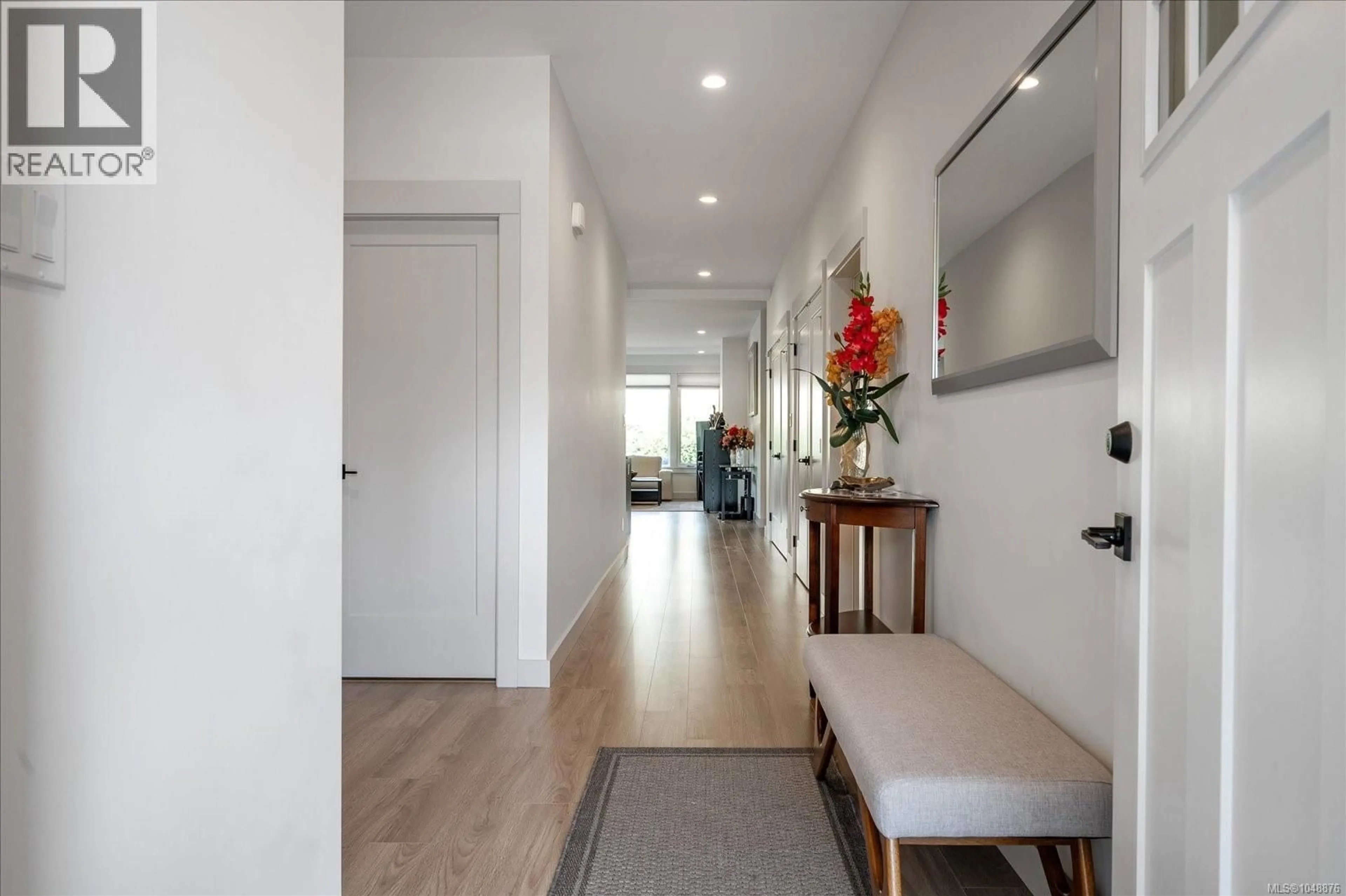 Indoor entryway for 10 - 420 COOK STREET, Ladysmith British Columbia V9G1A8
