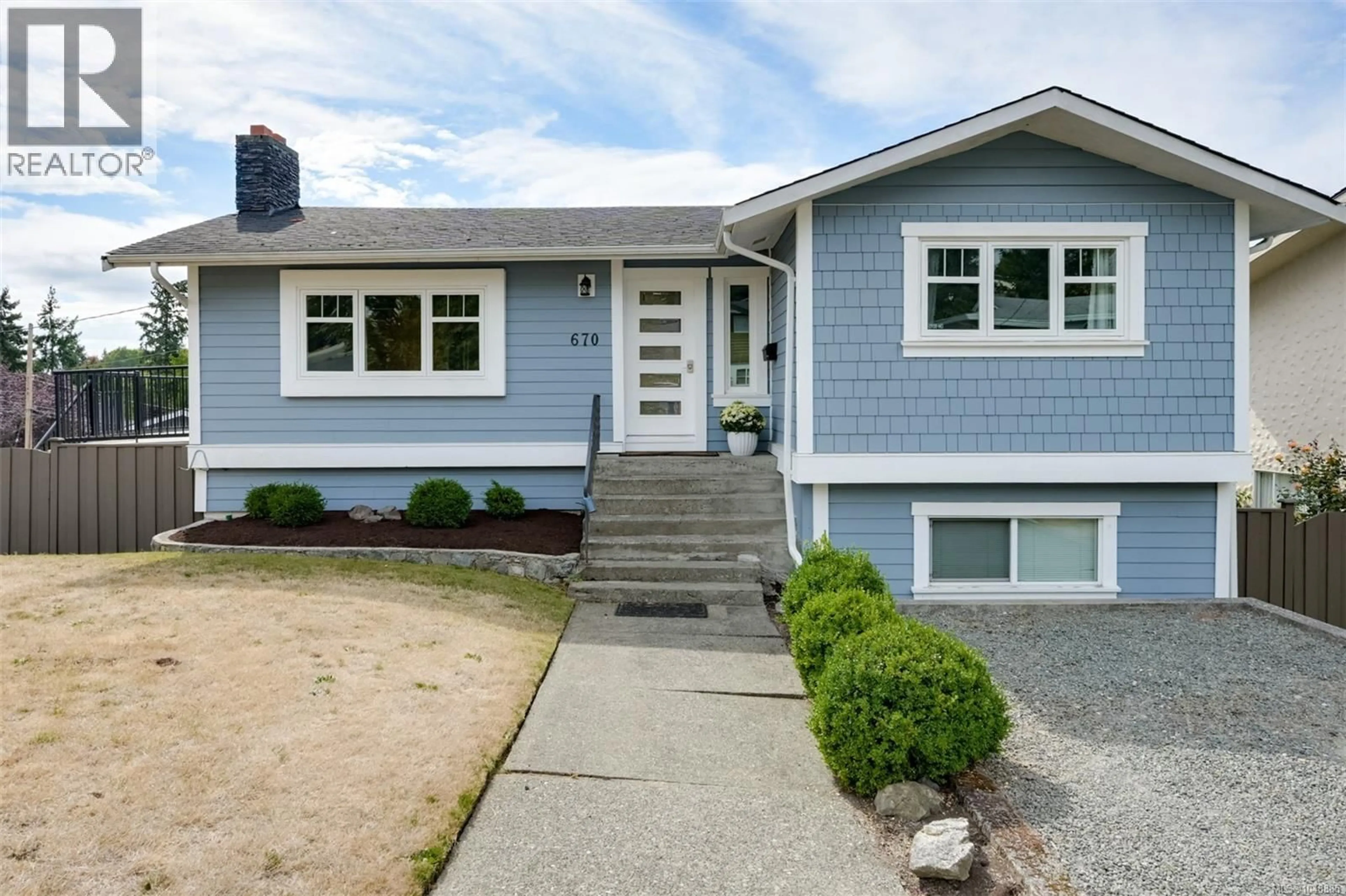 Home with vinyl exterior material, street for 670 POLYANTHUS CRESCENT, Saanich British Columbia V8P4H4