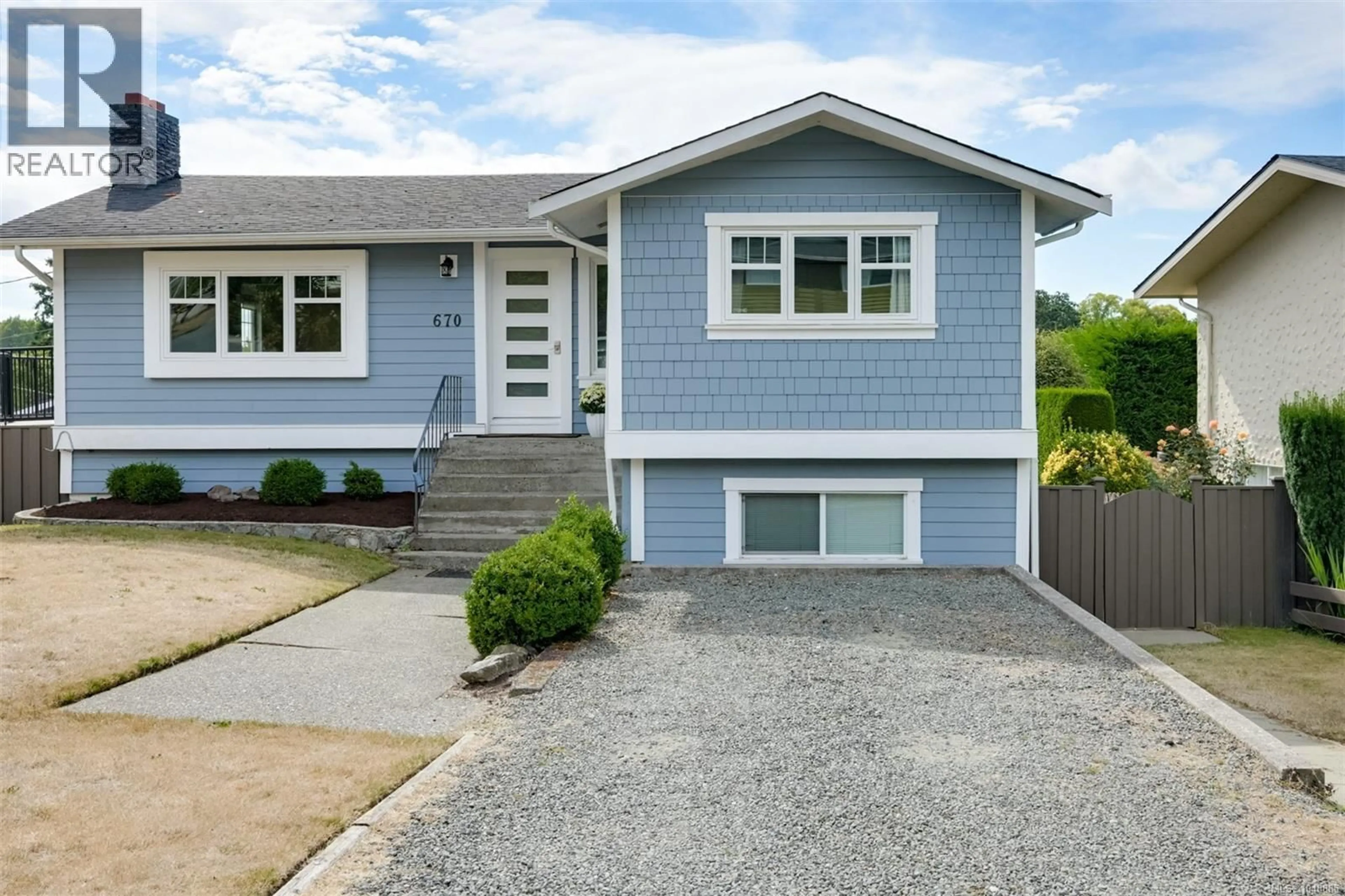 Home with vinyl exterior material, street for 670 POLYANTHUS CRESCENT, Saanich British Columbia V8P4H4