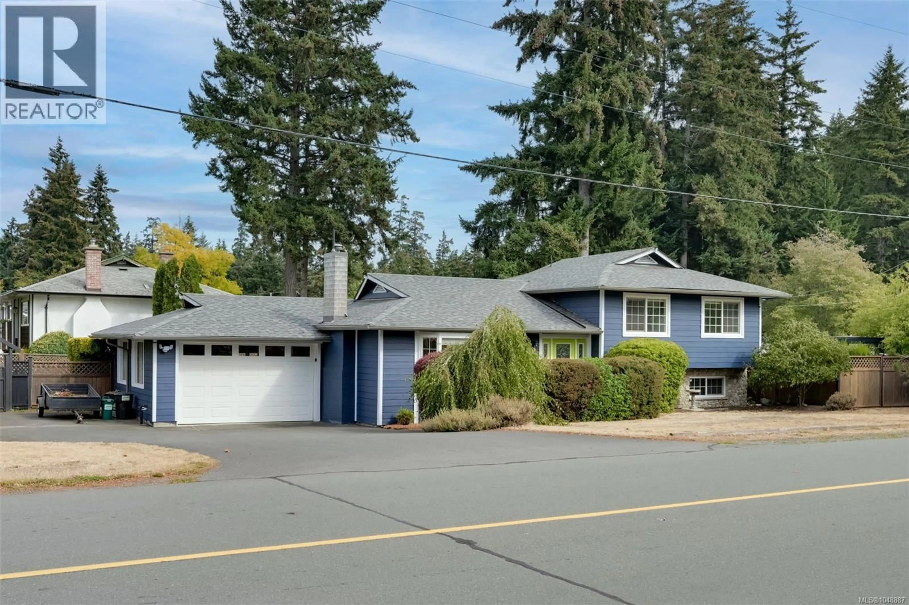 Home with vinyl exterior material, street for 2280 ALDEANE AVENUE, Colwood British Columbia V9B2C7
