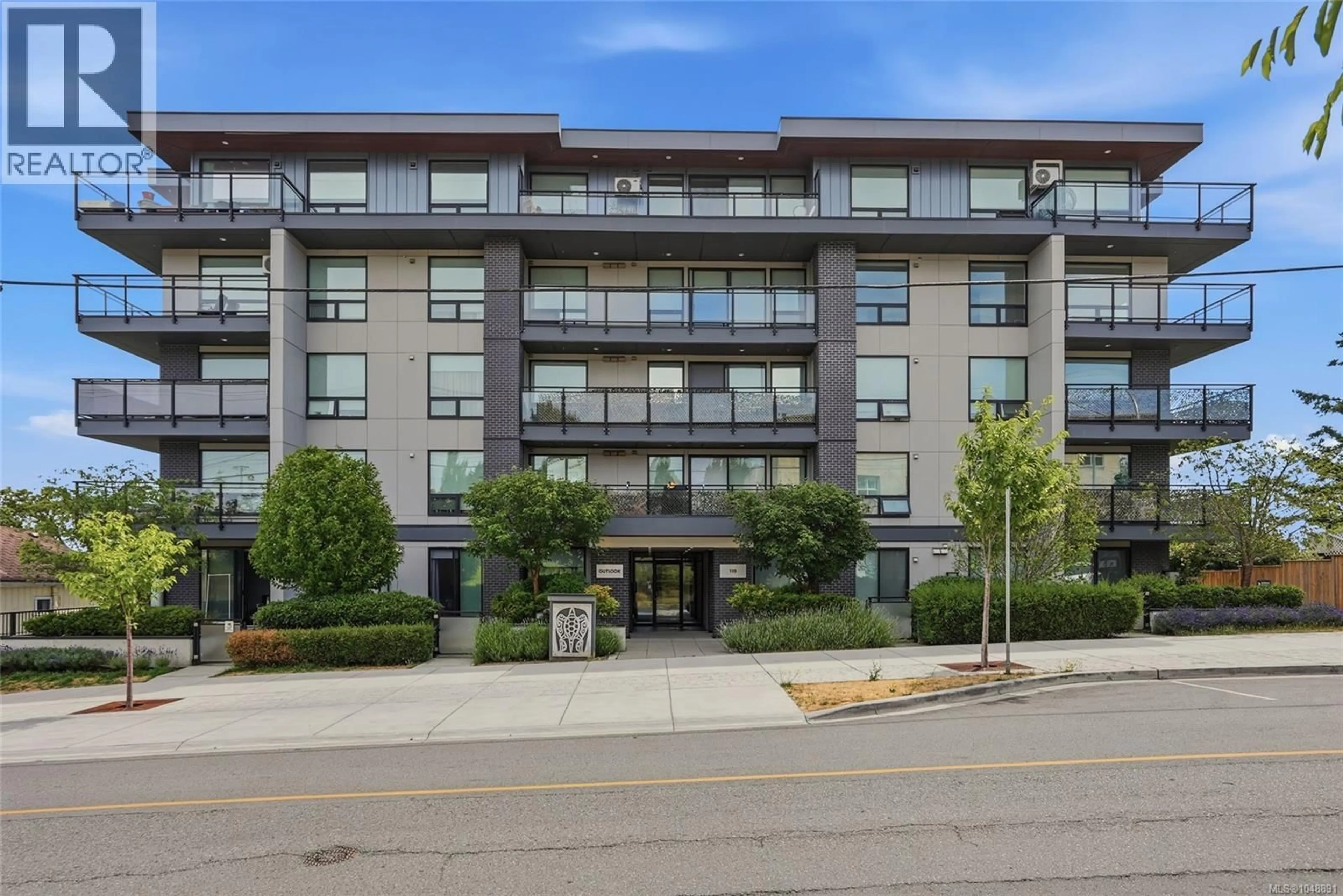 Patio, building for 104 - 119 HALIBURTON STREET, Nanaimo British Columbia V9R4V8