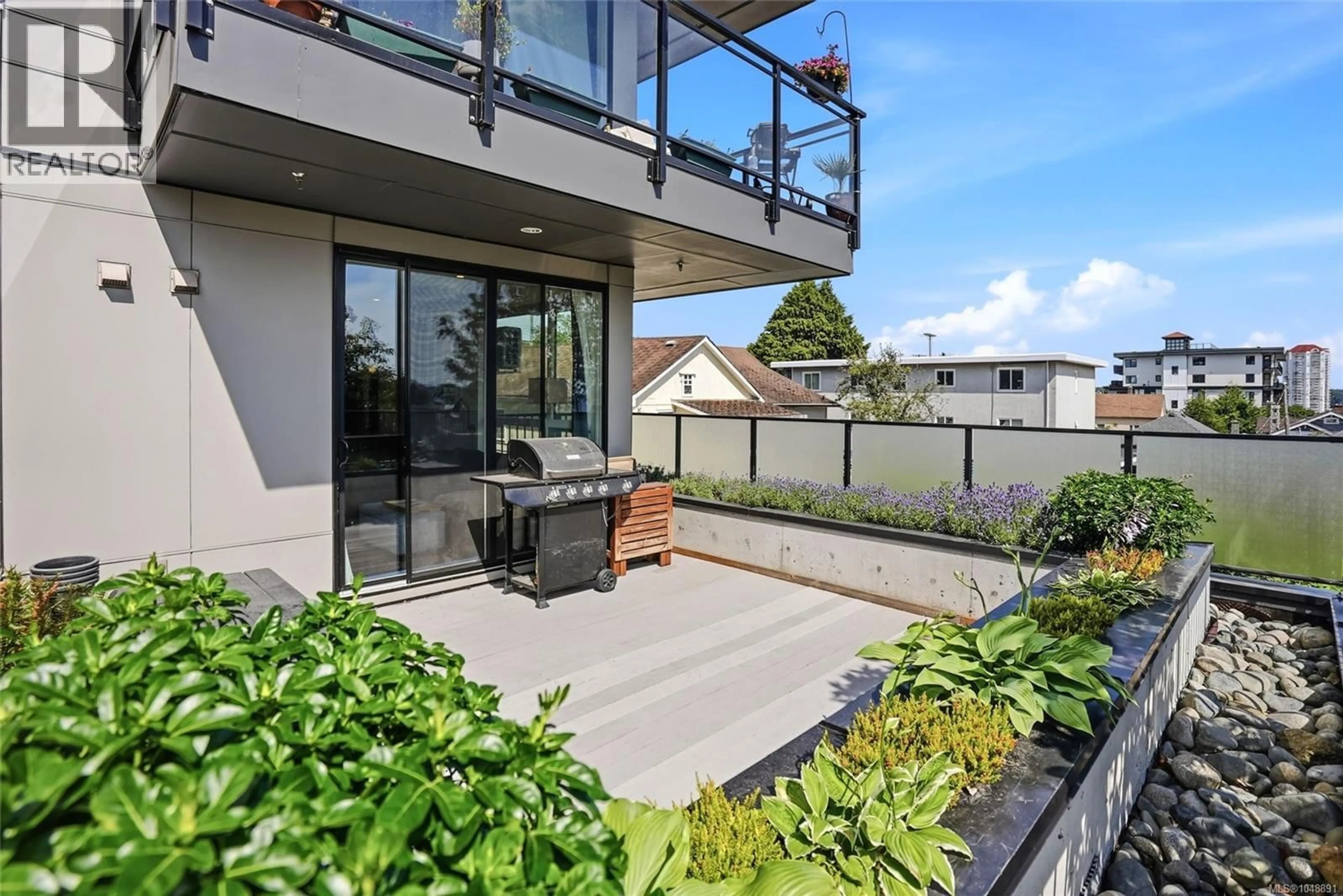 Patio, street for 104 - 119 HALIBURTON STREET, Nanaimo British Columbia V9R4V8