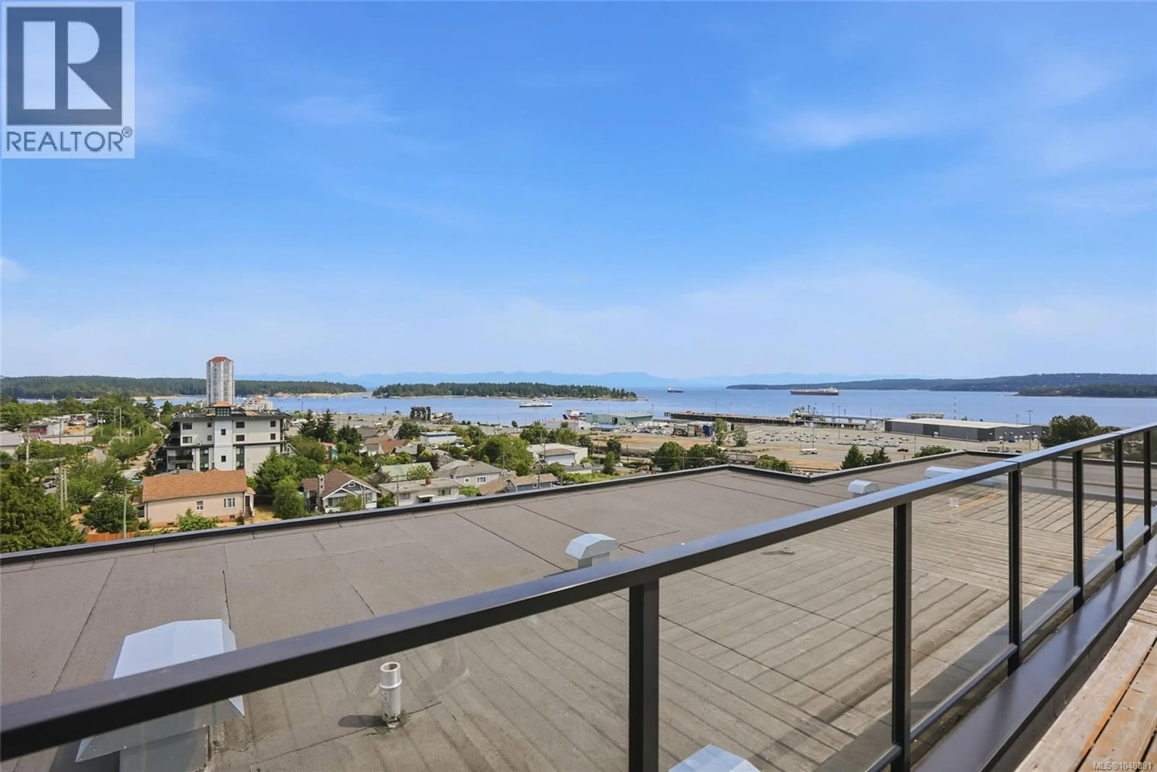Patio, water/lake/river/ocean view for 104 - 119 HALIBURTON STREET, Nanaimo British Columbia V9R4V8