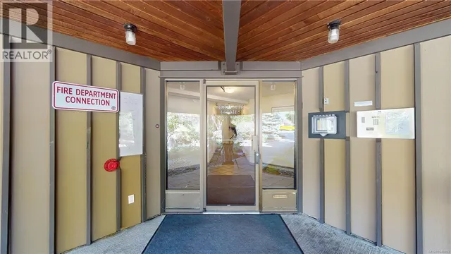 499D - 4678 ELK LAKE DRIVE, Saanich 3