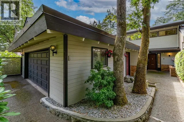 6 - 909 CAROLWOOD DRIVE, Saanich 4