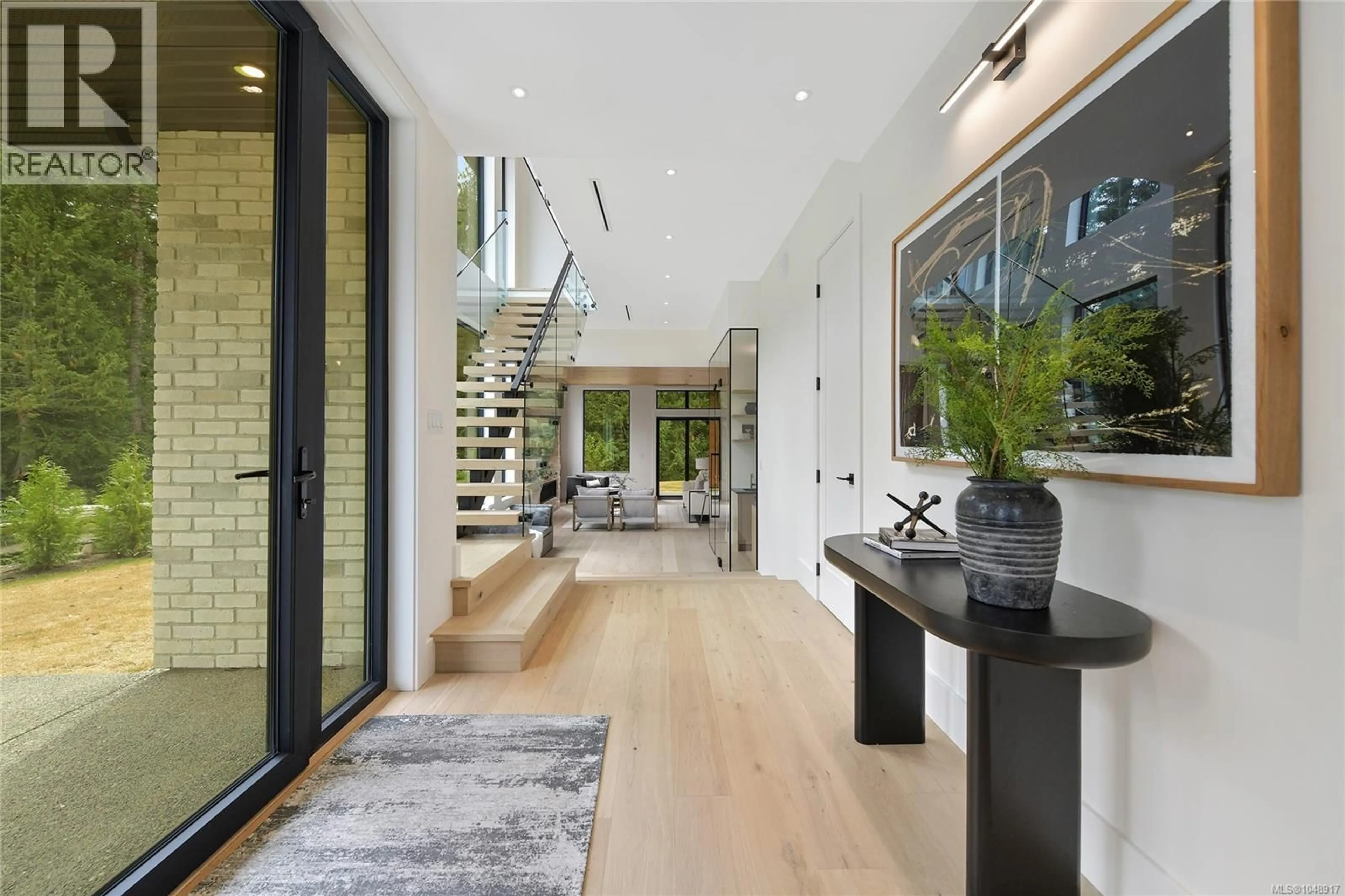 Indoor entryway for 609 MEDALIST AVENUE, Colwood British Columbia V9C0R7