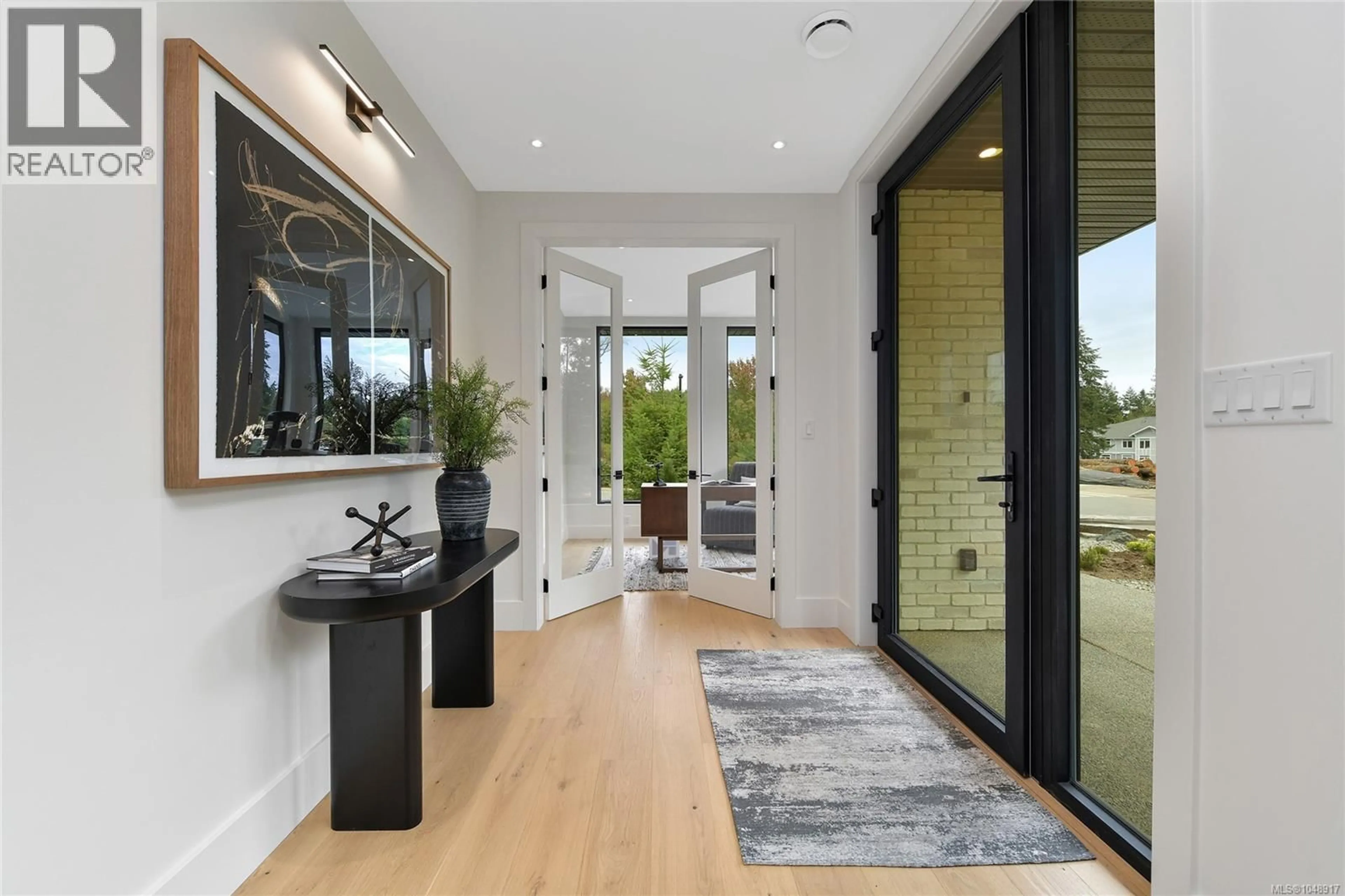 Indoor entryway for 609 MEDALIST AVENUE, Colwood British Columbia V9C0R7