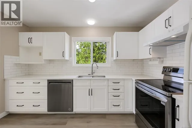 4218 THORNHILL CRESCENT, Saanich 2