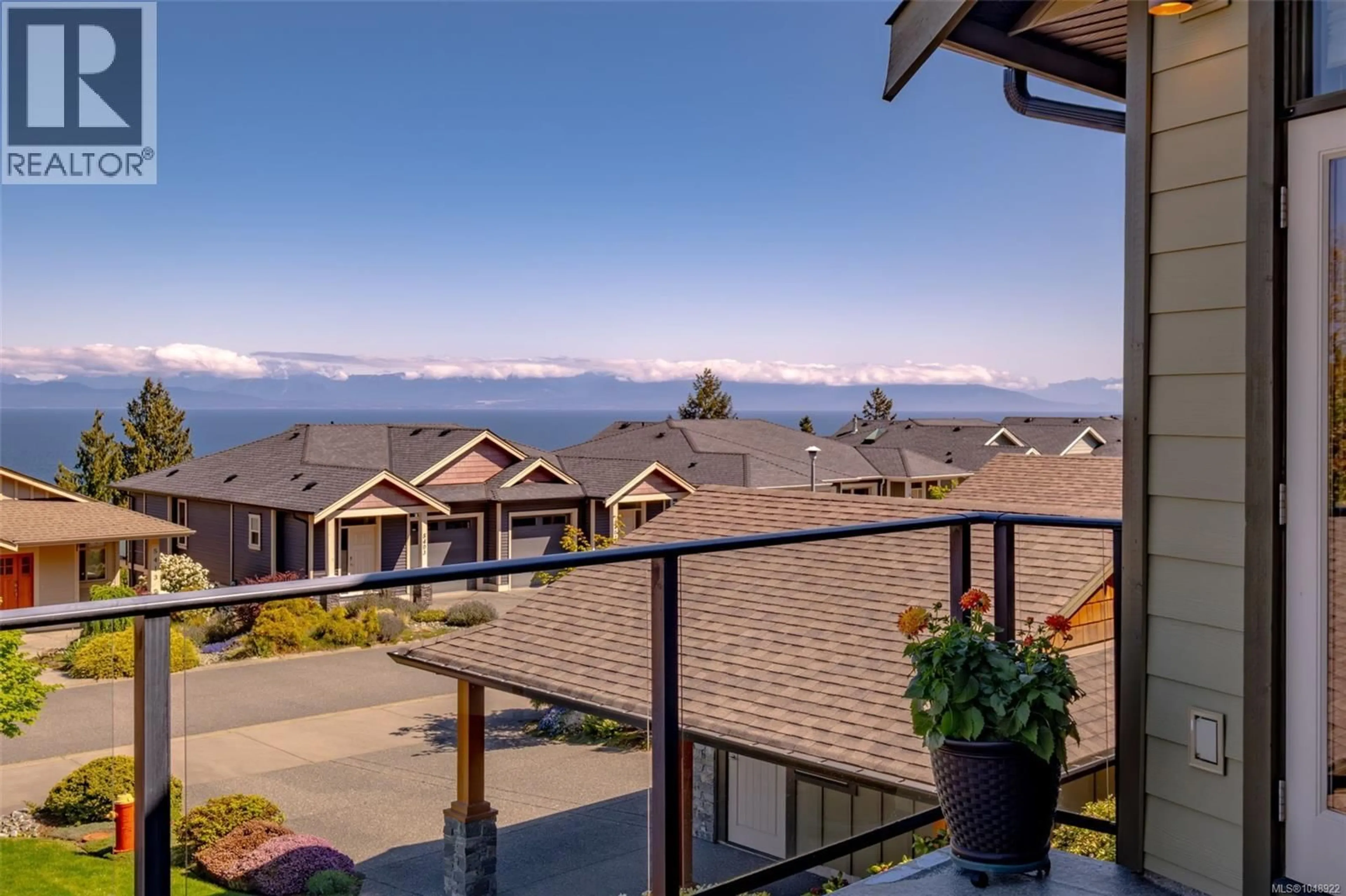 Patio, mountain view for 102 - 5418 JACOBS LANE, Nanaimo British Columbia V9T0B7