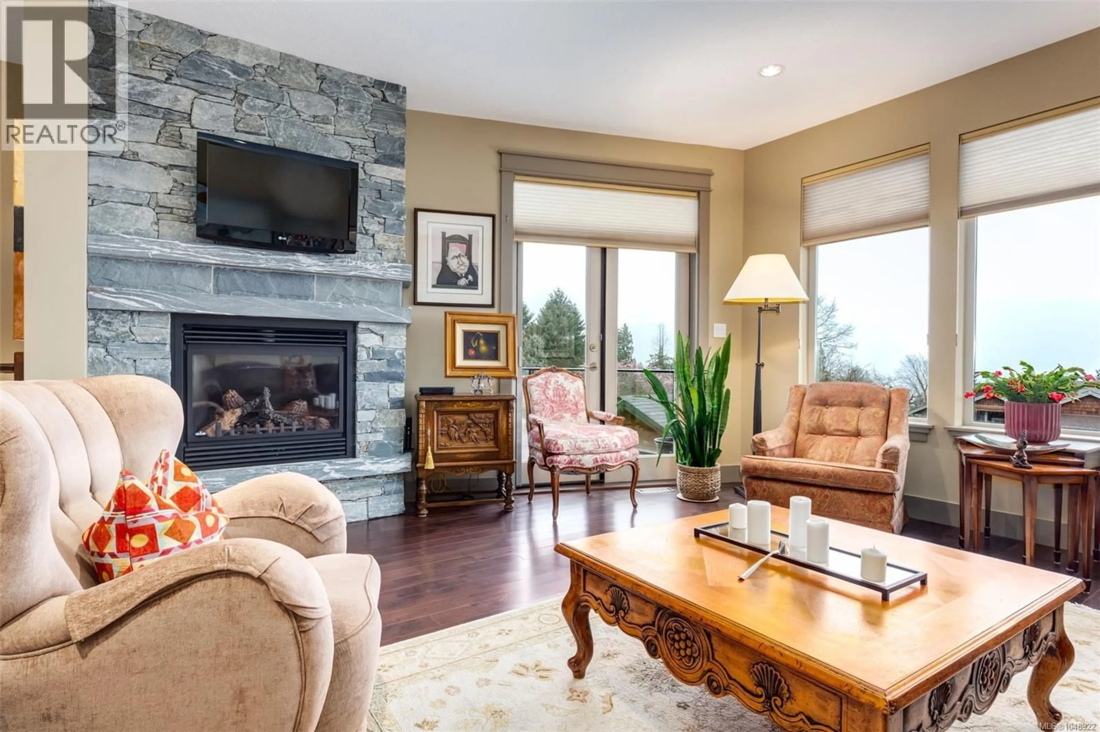 Living room with furniture, unknown for 102 - 5418 JACOBS LANE, Nanaimo British Columbia V9T0B7