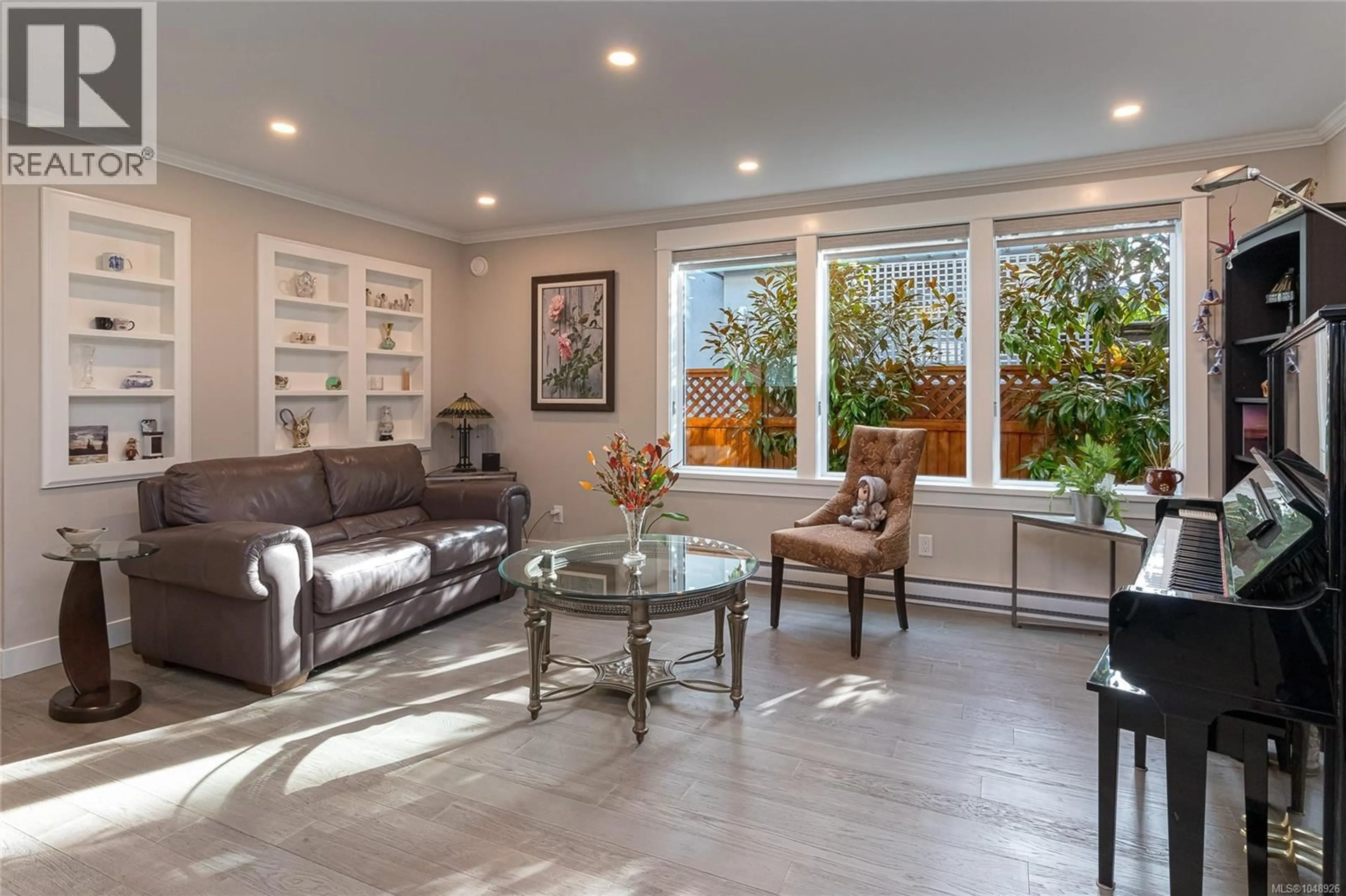 Living room with furniture, unknown for 2485 ORCHARD AVENUE, Sidney British Columbia V8L1V4