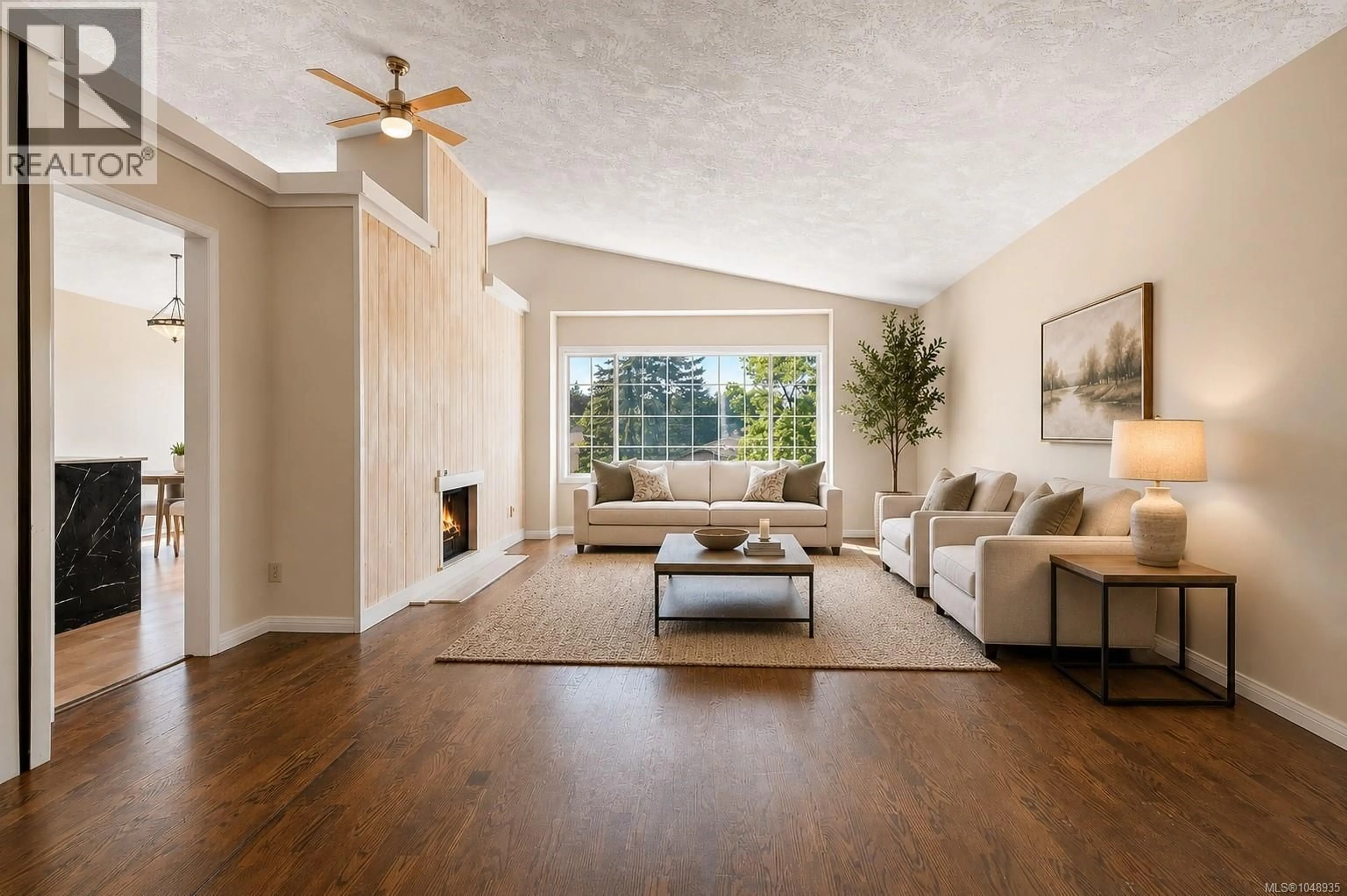 Living room with furniture, unknown for 32 - 901 KENTWOOD LANE, Saanich British Columbia V8Y2Y7