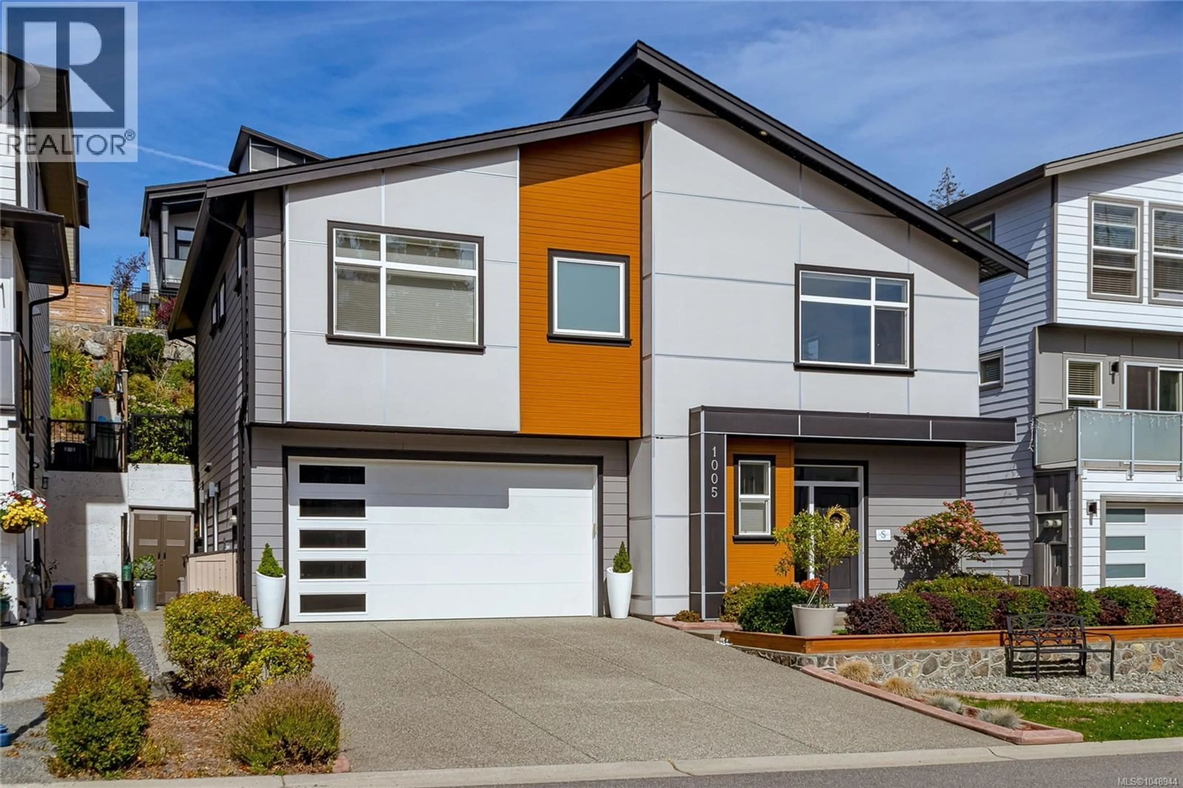 Home with vinyl exterior material, street for 1005 GOLDEN SPIRE CRESCENT, Langford British Columbia V9C0M4