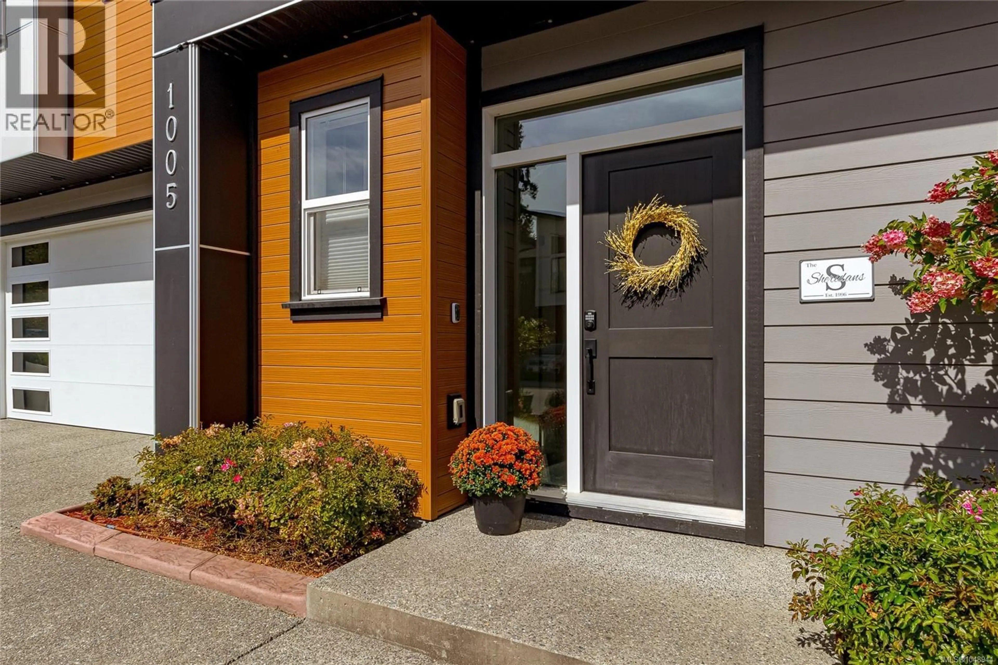 Indoor entryway for 1005 GOLDEN SPIRE CRESCENT, Langford British Columbia V9C0M4