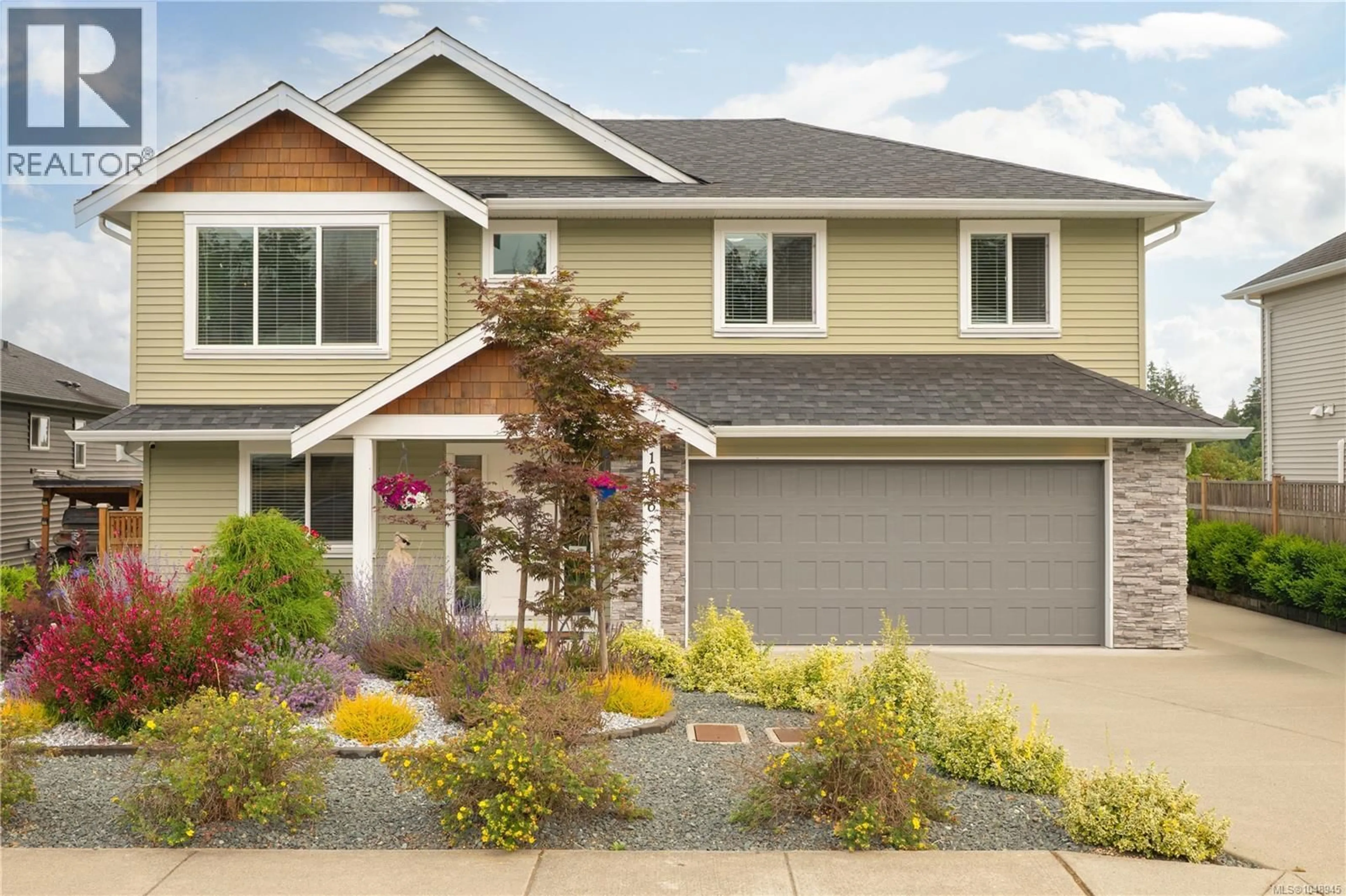 Home with vinyl exterior material, street for 1086 SHELBY ANN AVENUE, Nanaimo British Columbia V9R0H5