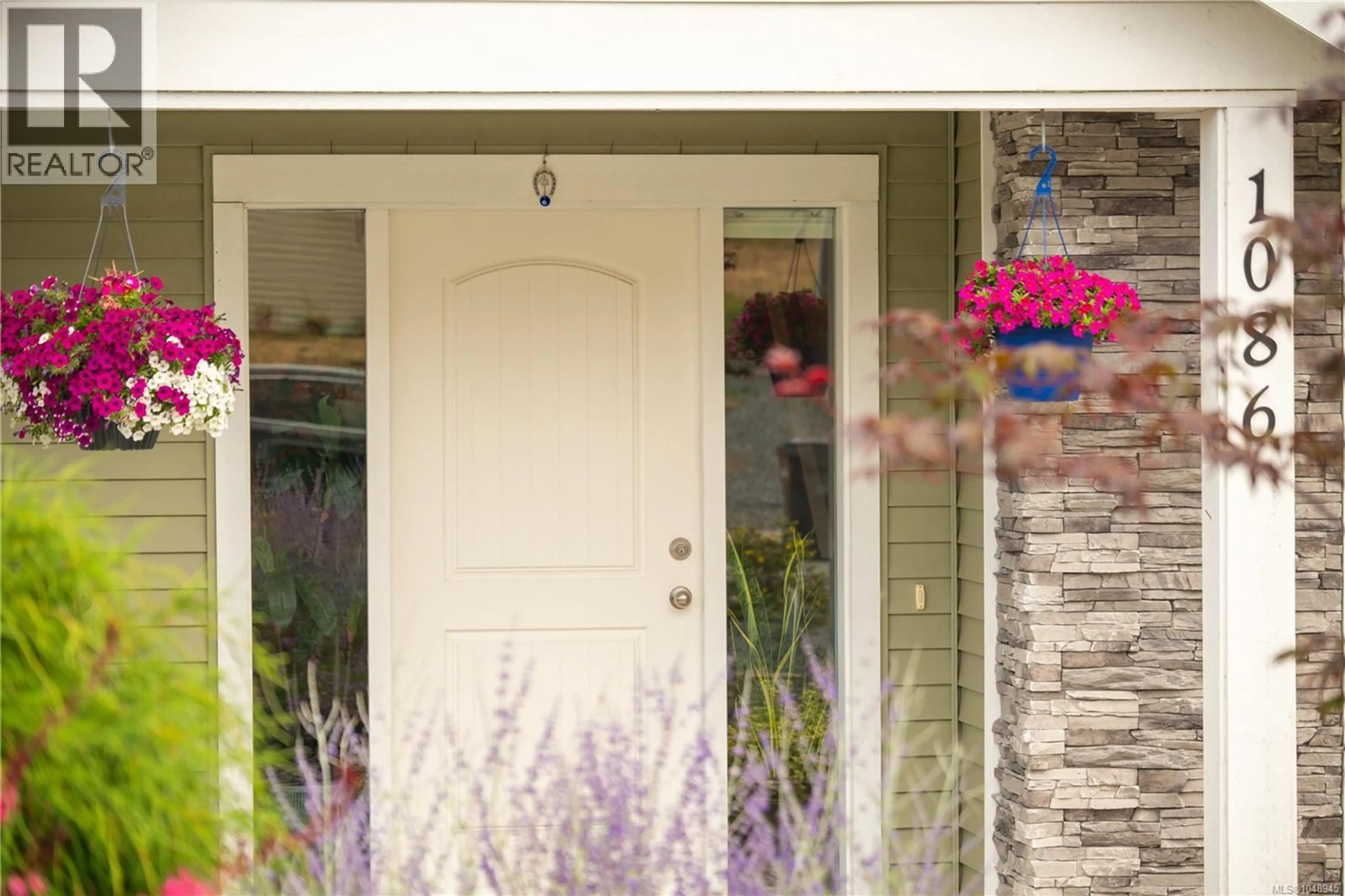 Indoor entryway for 1086 SHELBY ANN AVENUE, Nanaimo British Columbia V9R0H5